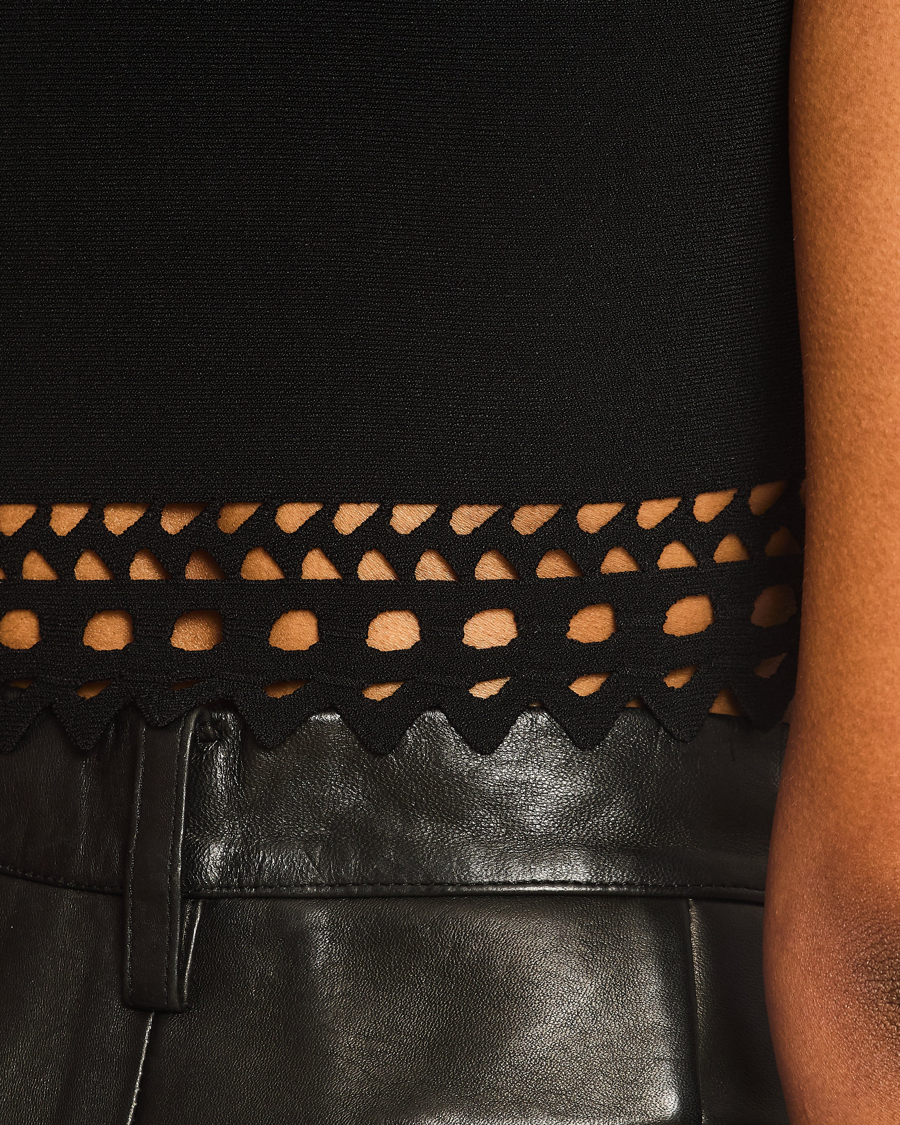 Alaïa Black Laser Cut Cropped Vest Top Size FR 38 (UK 10) - Image 4