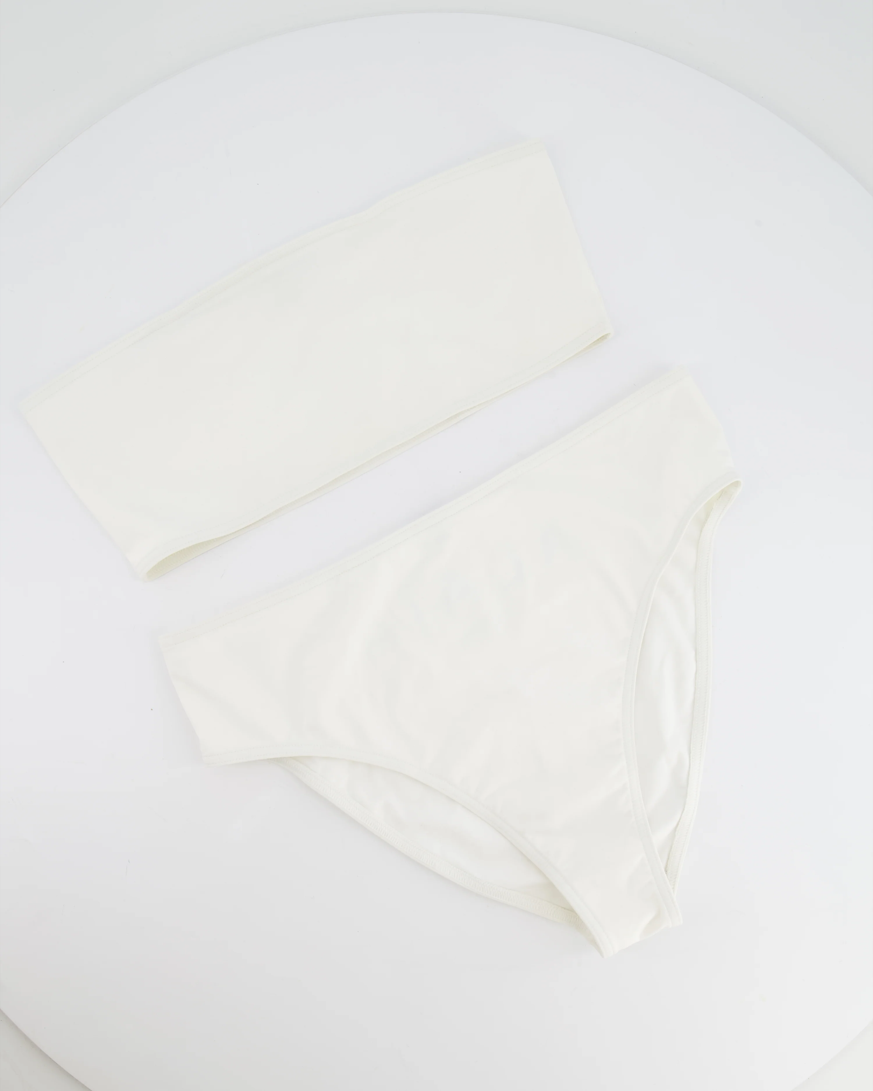 Alaia White Two-Piece Bikini with Bandeau Top and Black Logo Print Size FR 38 (UK 10) RRP £650 - Image 6