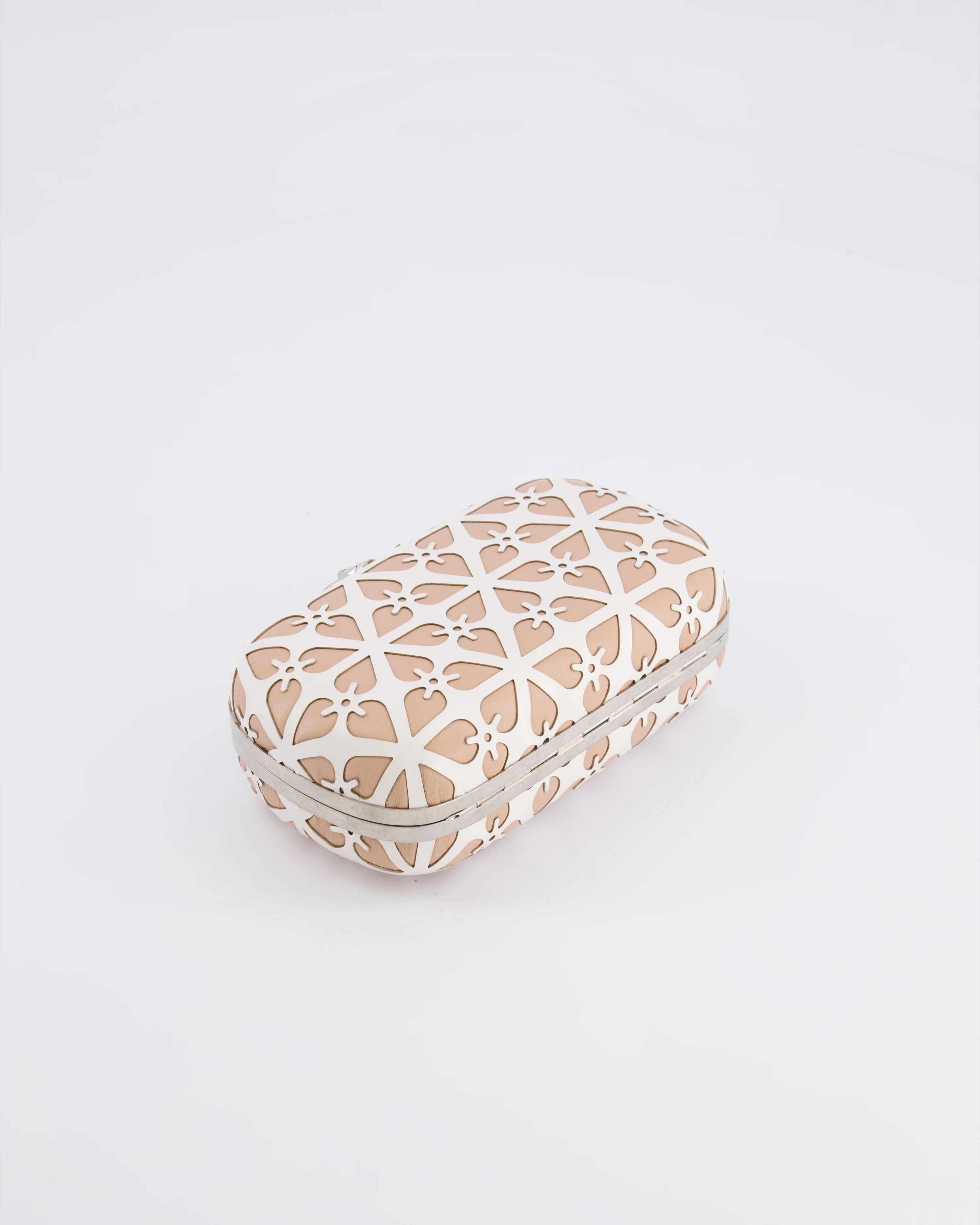 Alexander McQueen Beige and White Leather Laser Cut Skull Box Chain Clutch Bag with Silver and Crystal Embellished Skull Detail RRP £2,690 - Image 20