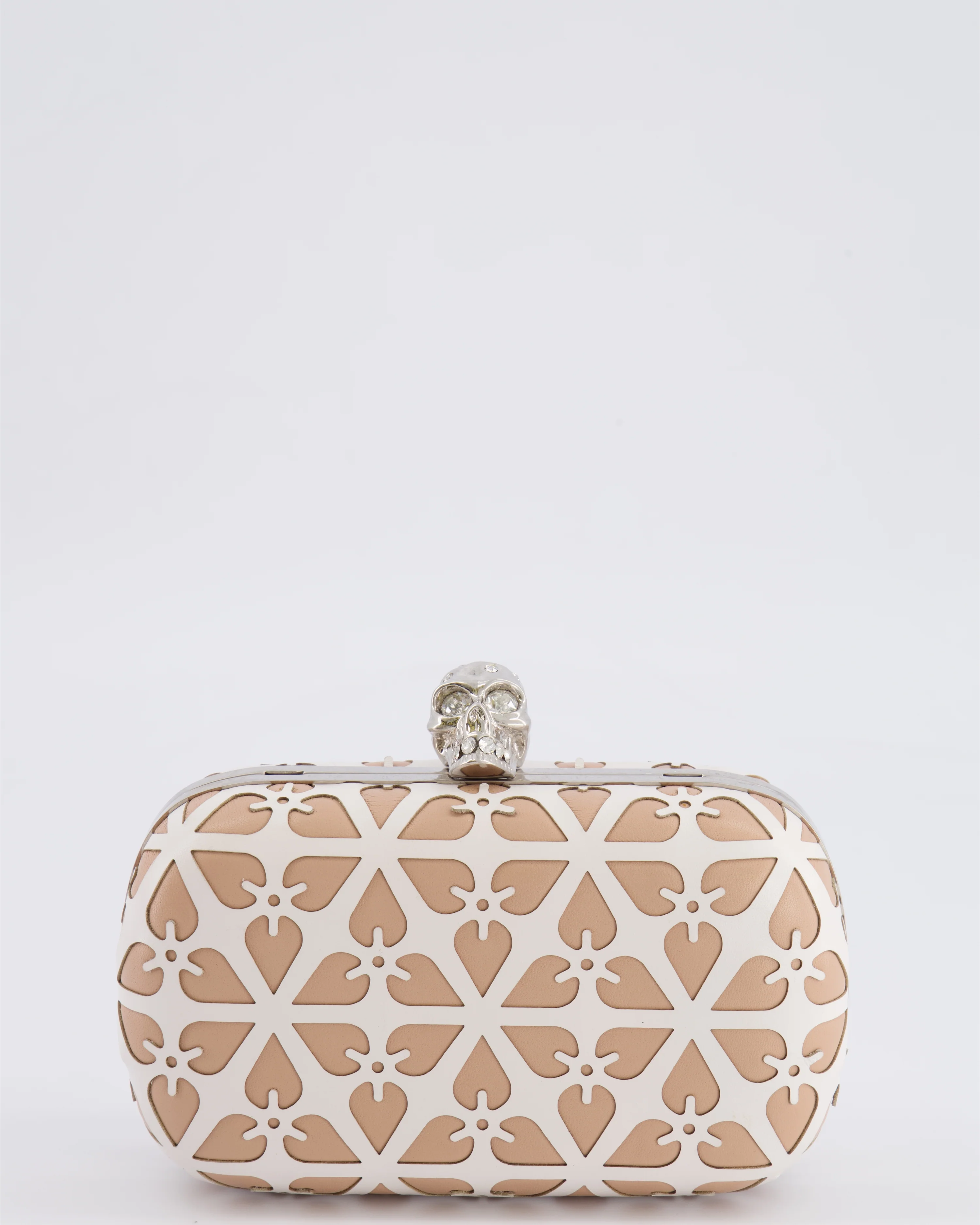 Alexander McQueen Beige and White Leather Laser Cut Skull Box Chain Clutch Bag with Silver and Crystal Embellished Skull Detail RRP £2,690 - Image 5