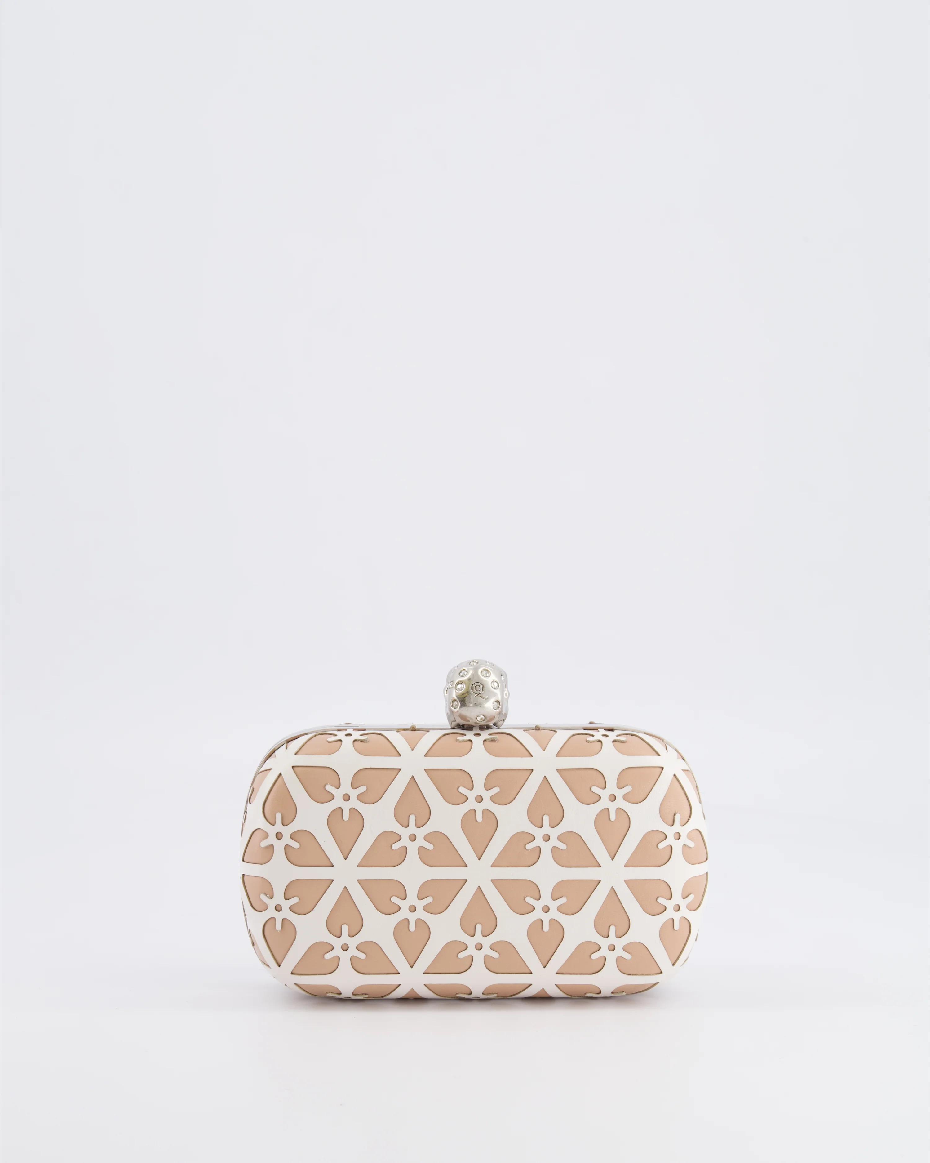 Alexander McQueen Beige and White Leather Laser Cut Skull Box Chain Clutch Bag with Silver and Crystal Embellished Skull Detail RRP £2,690 - Image 8