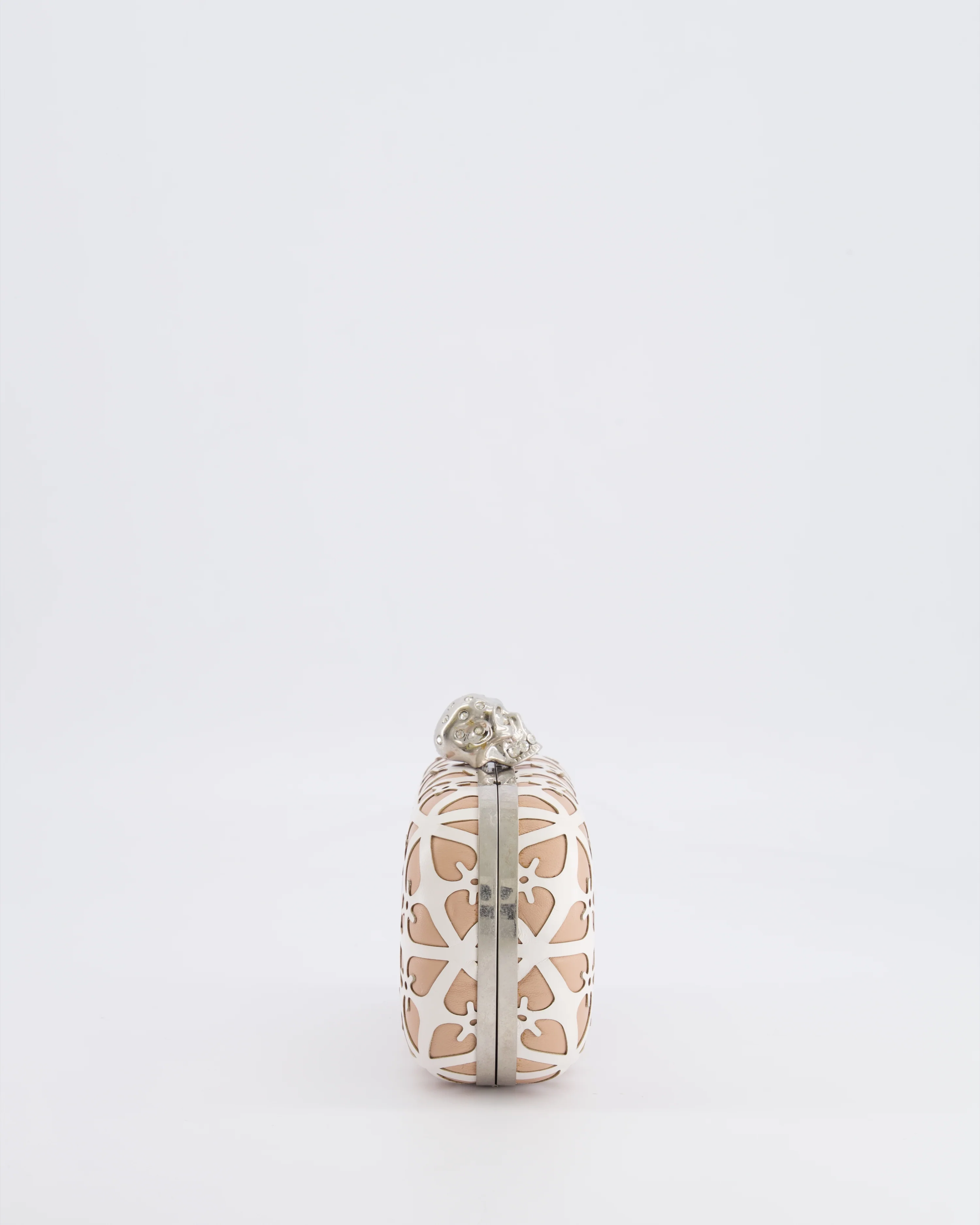 Alexander McQueen Beige and White Leather Laser Cut Skull Box Chain Clutch Bag with Silver and Crystal Embellished Skull Detail RRP £2,690 - Image 9
