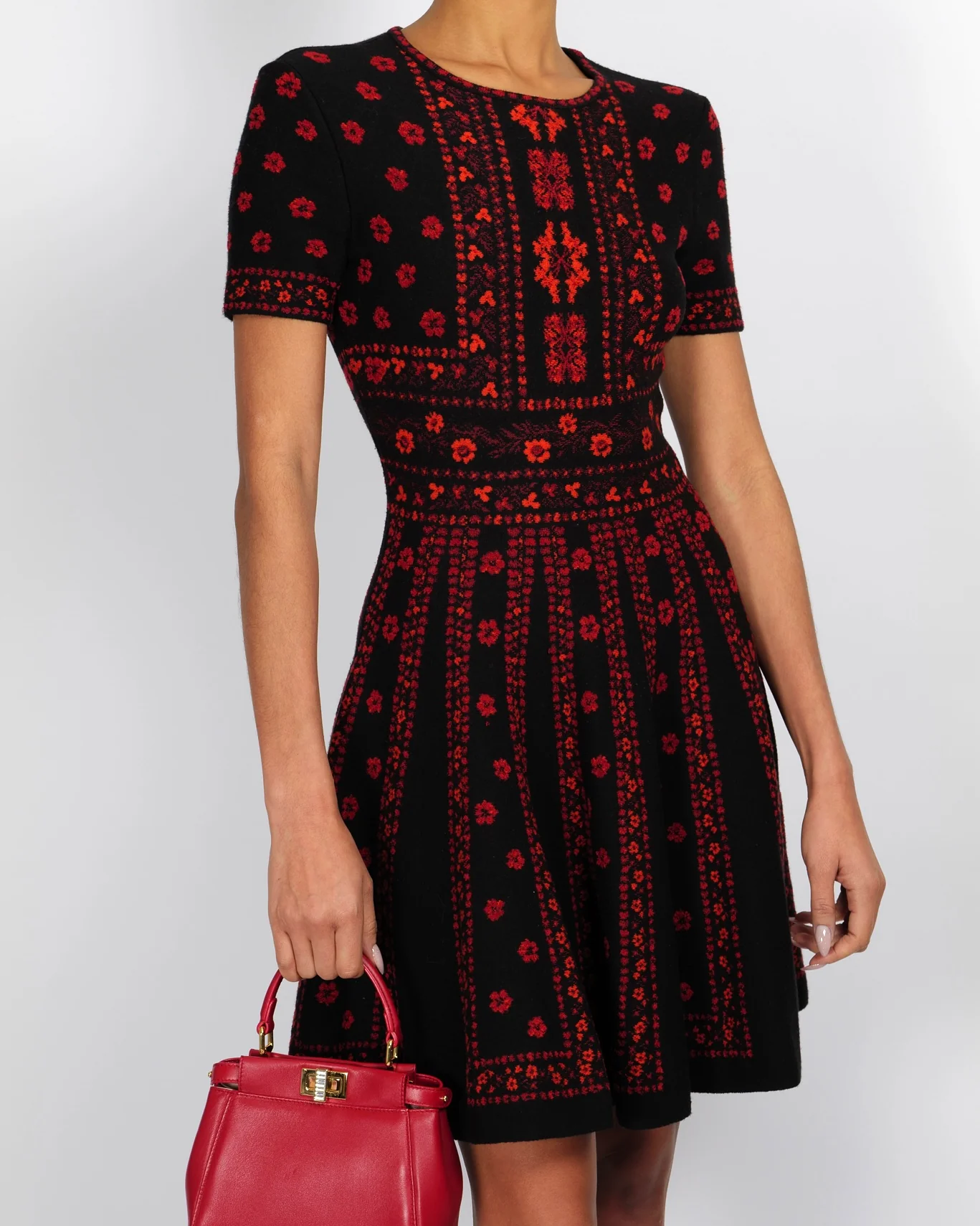 Alexander McQueen Black and Red Short-Sleeved Mini Dress with Flower Prints Size IT 42 (UK 10) - Image 2