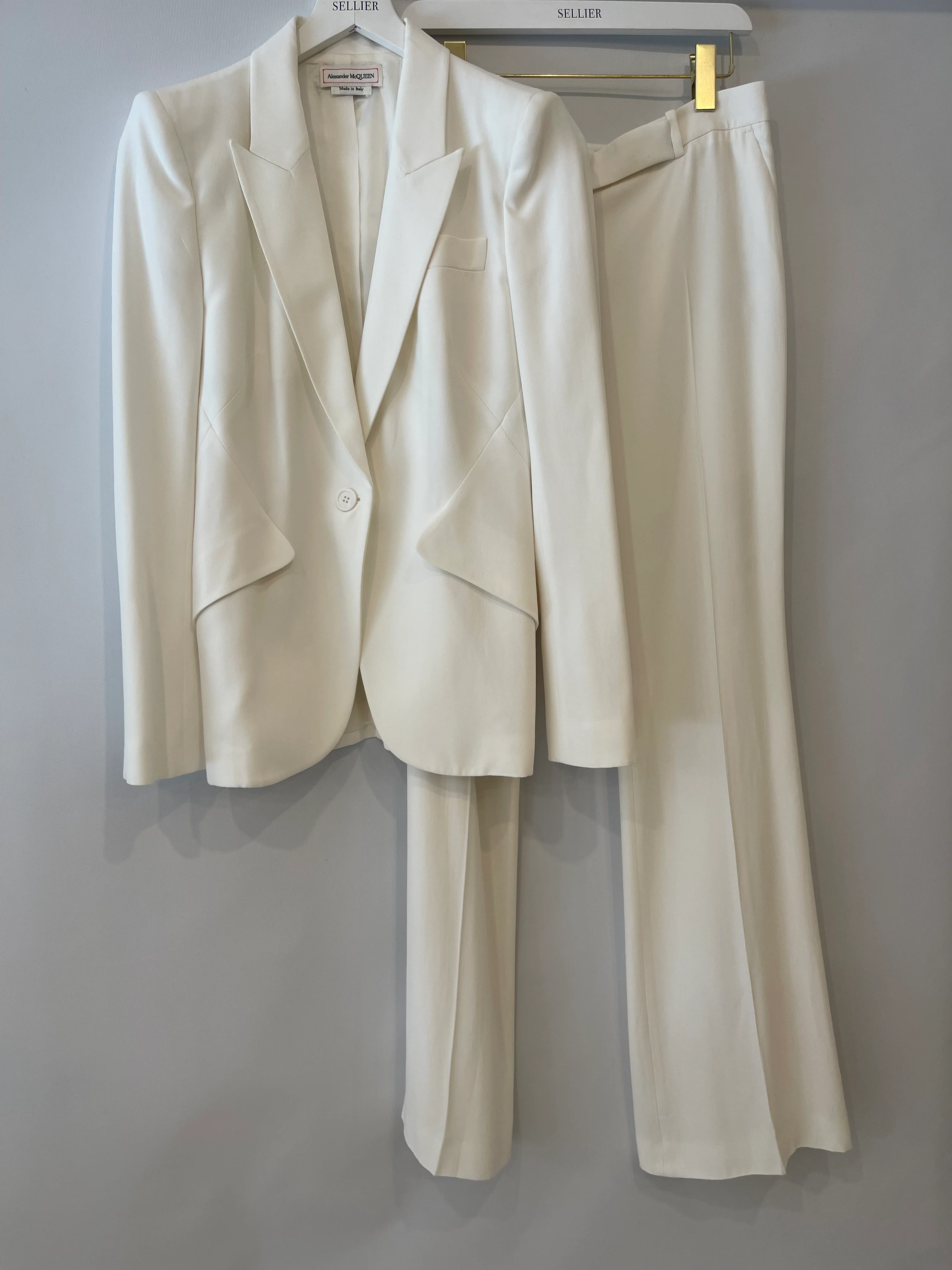 Alexander McQueen White Blazer Jacket and Matching Trousers Set with White Button Details Size IT 42/44 (UK 10/12) - Image 13