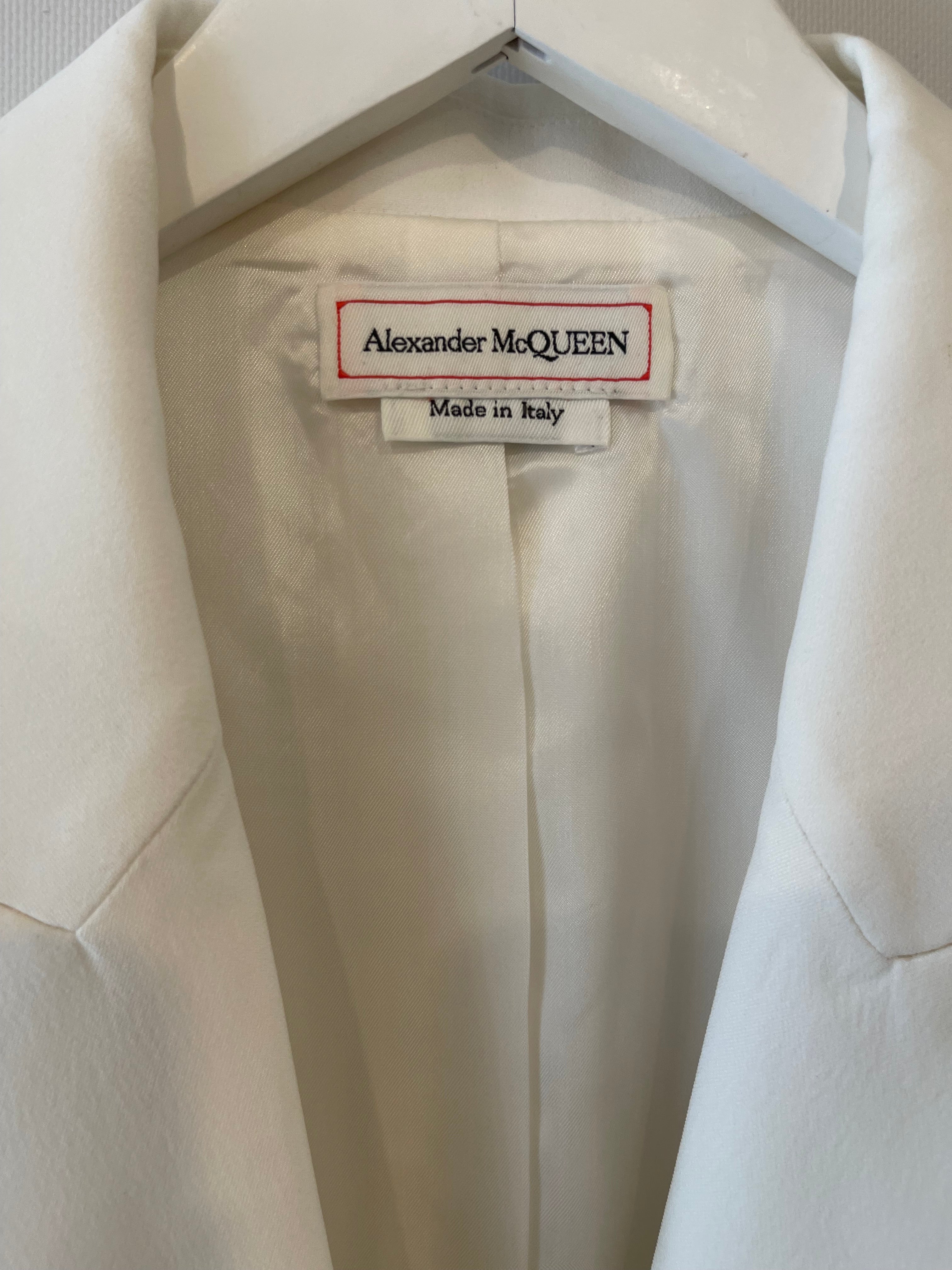 Alexander McQueen White Blazer Jacket and Matching Trousers Set with White Button Details Size IT 42/44 (UK 10/12) - Image 17