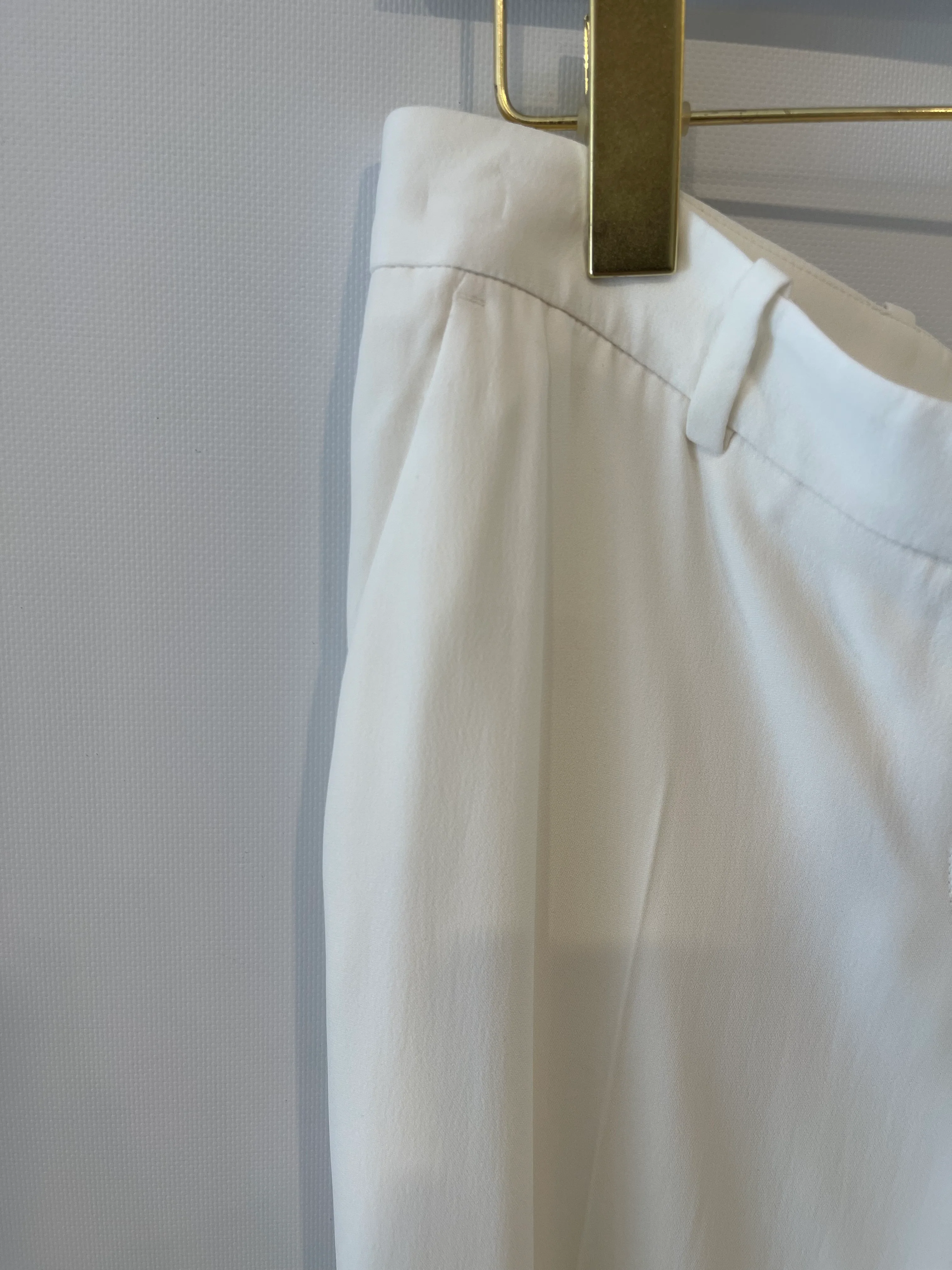 Alexander McQueen White Blazer Jacket and Matching Trousers Set with White Button Details Size IT 42/44 (UK 10/12) - Image 22
