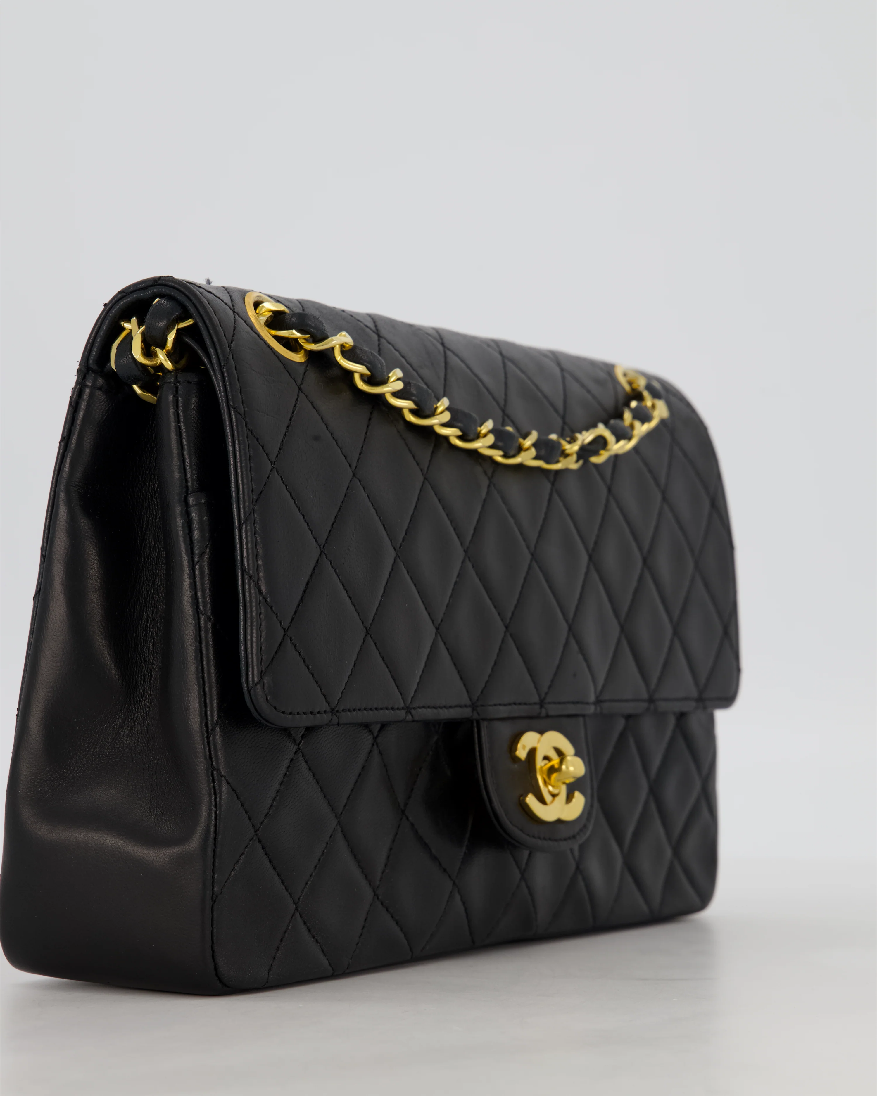 *AMAZING CONDITION* Chanel Black Vintage Medium Classic Double Flap Bag in Lambskin Leather with 24K Gold Hardware - Image 10