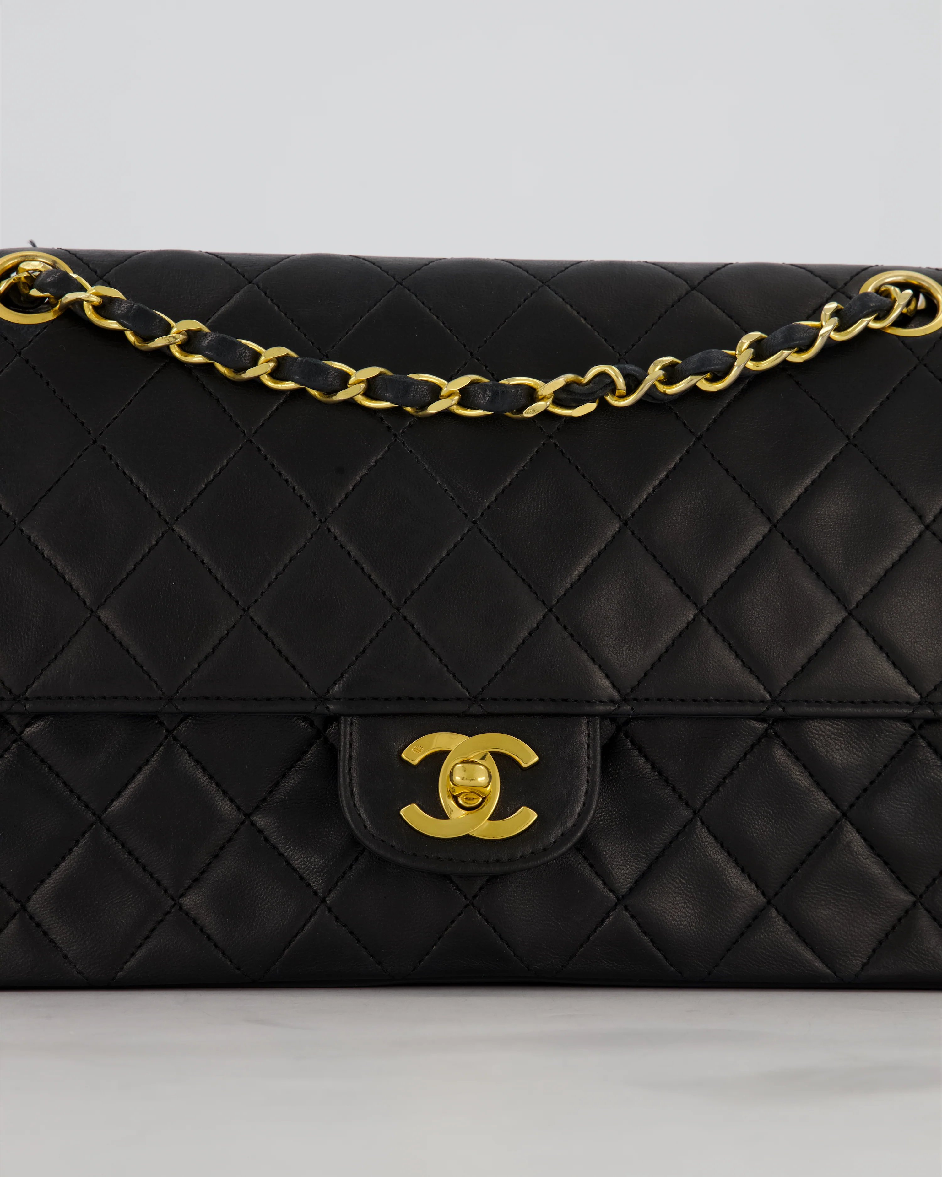 *AMAZING CONDITION* Chanel Black Vintage Medium Classic Double Flap Bag in Lambskin Leather with 24K Gold Hardware - Image 14