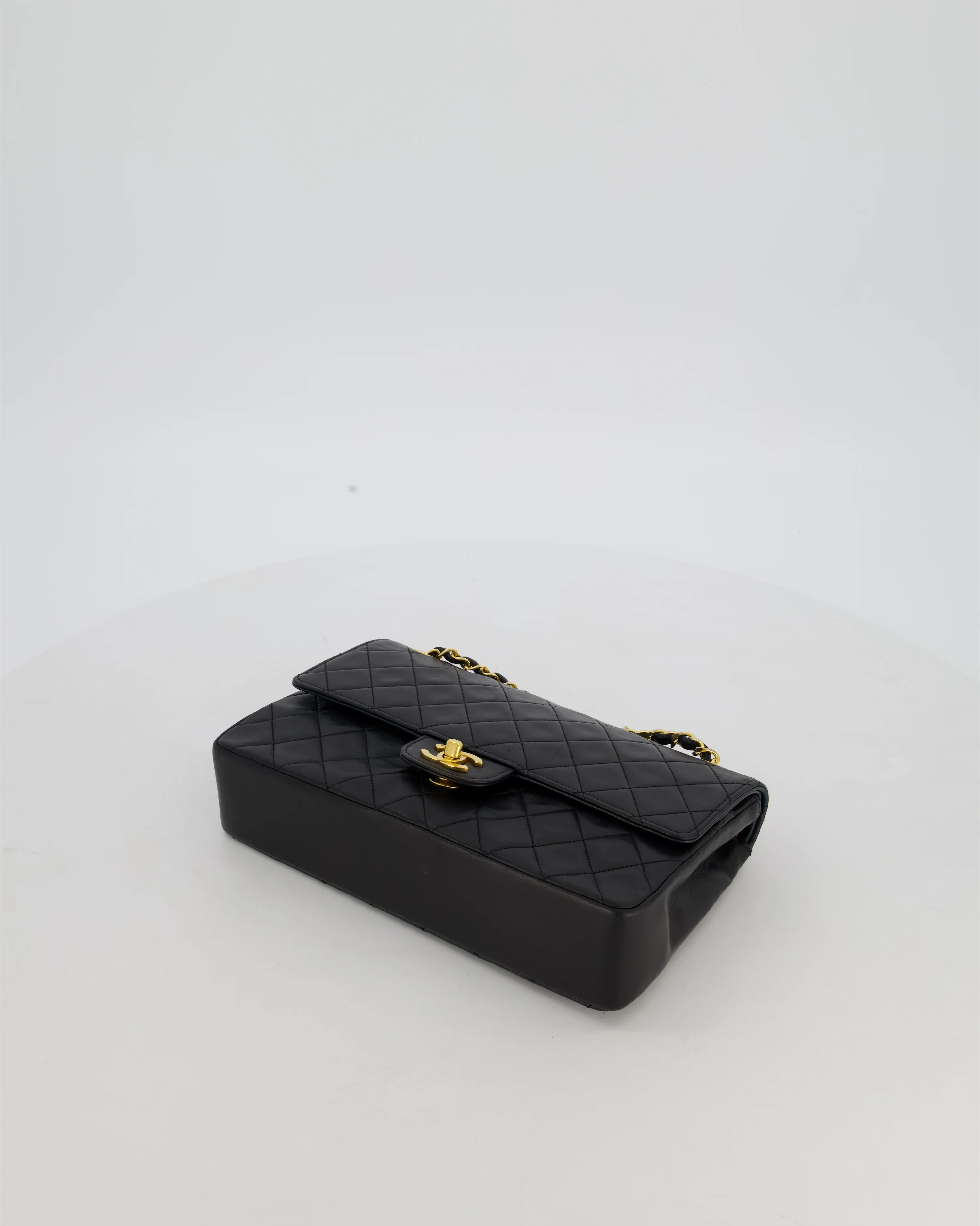 *AMAZING CONDITION* Chanel Black Vintage Medium Classic Double Flap Bag in Lambskin Leather with 24K Gold Hardware - Image 17
