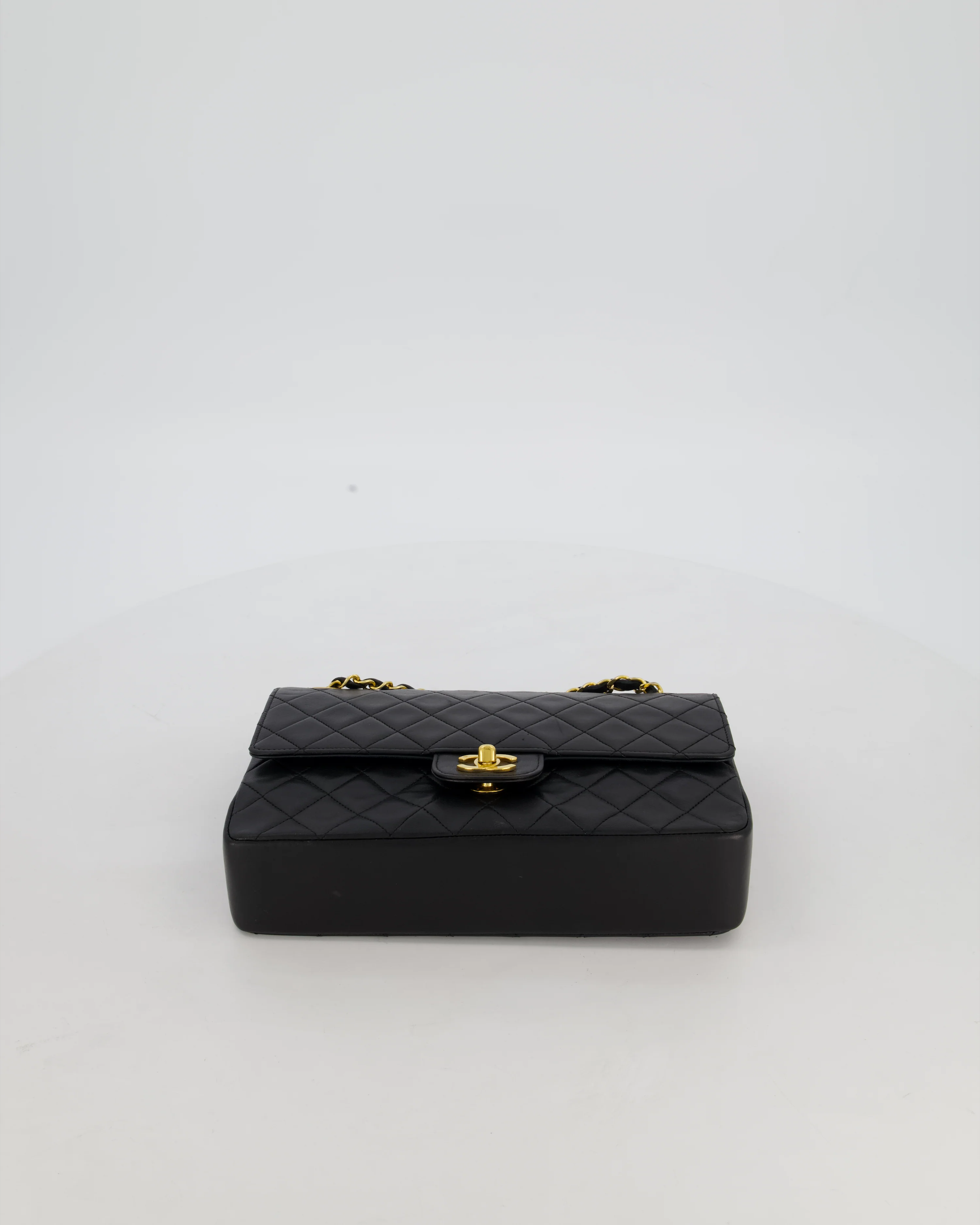 *AMAZING CONDITION* Chanel Black Vintage Medium Classic Double Flap Bag in Lambskin Leather with 24K Gold Hardware - Image 18