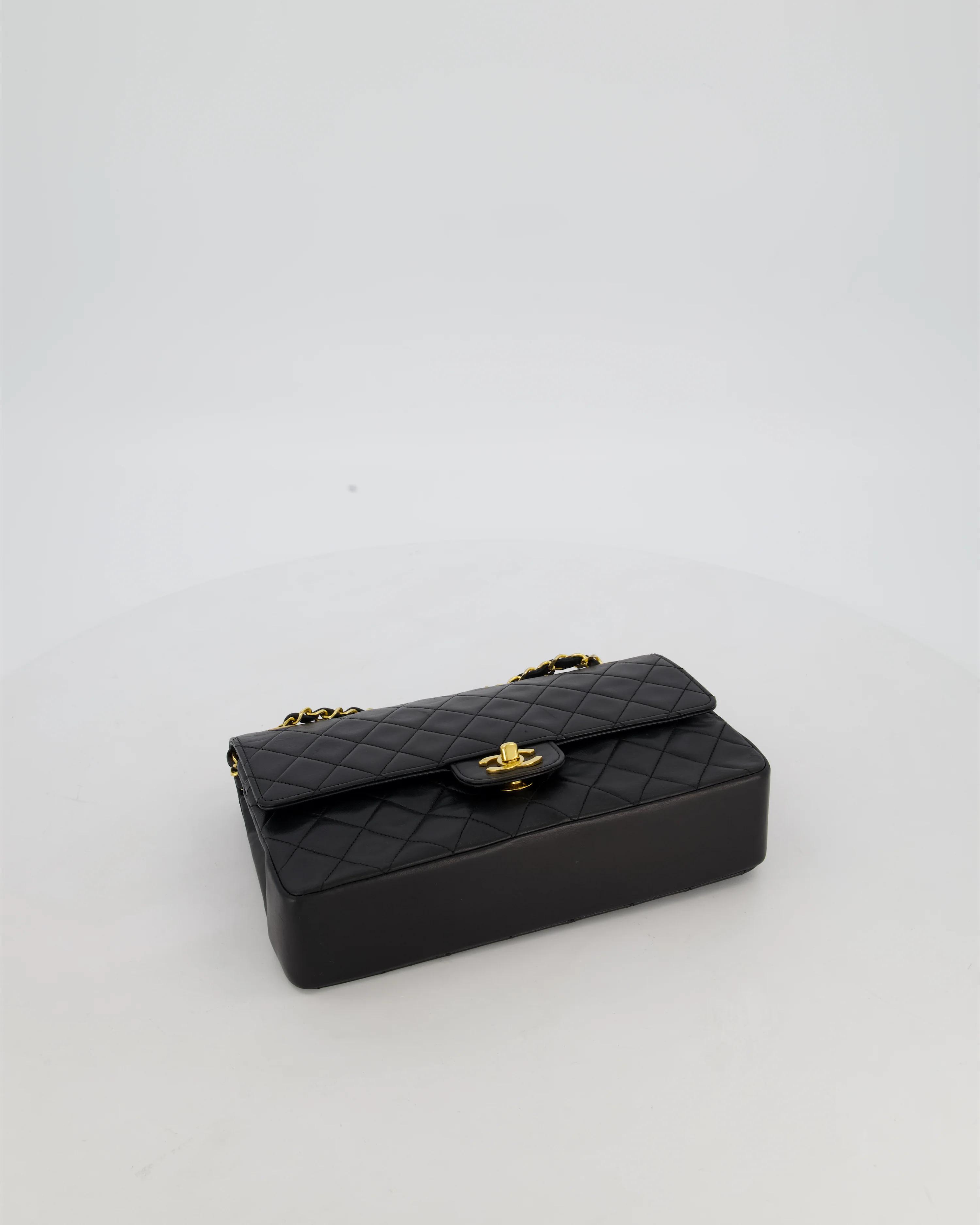 *AMAZING CONDITION* Chanel Black Vintage Medium Classic Double Flap Bag in Lambskin Leather with 24K Gold Hardware - Image 19