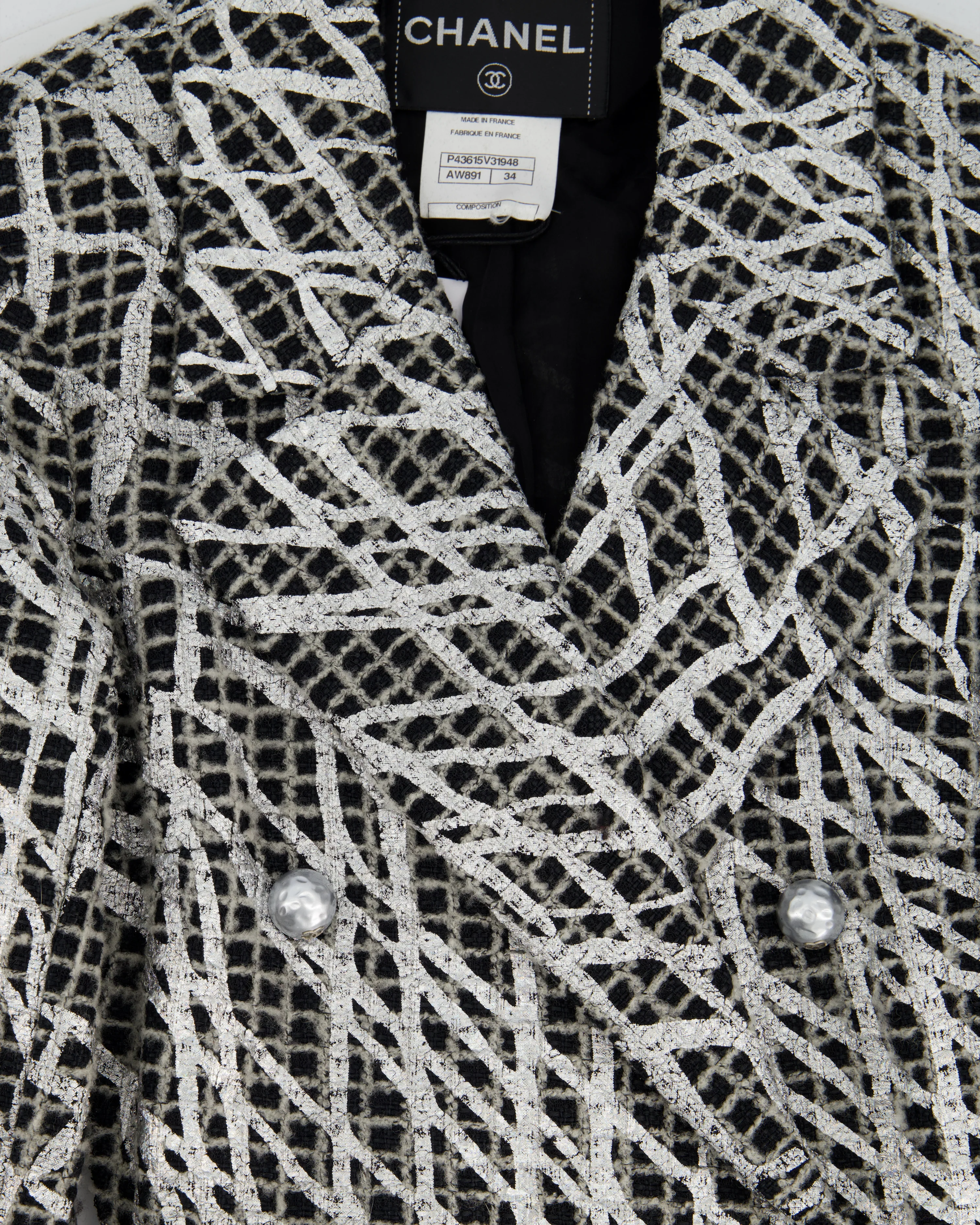 Chanel Spring 2012 Black & White Checked Tweed Backless Jacket with Silver Screen Print and Pearl Belt at the Back Size FR 34 (UK 4) - Image 13