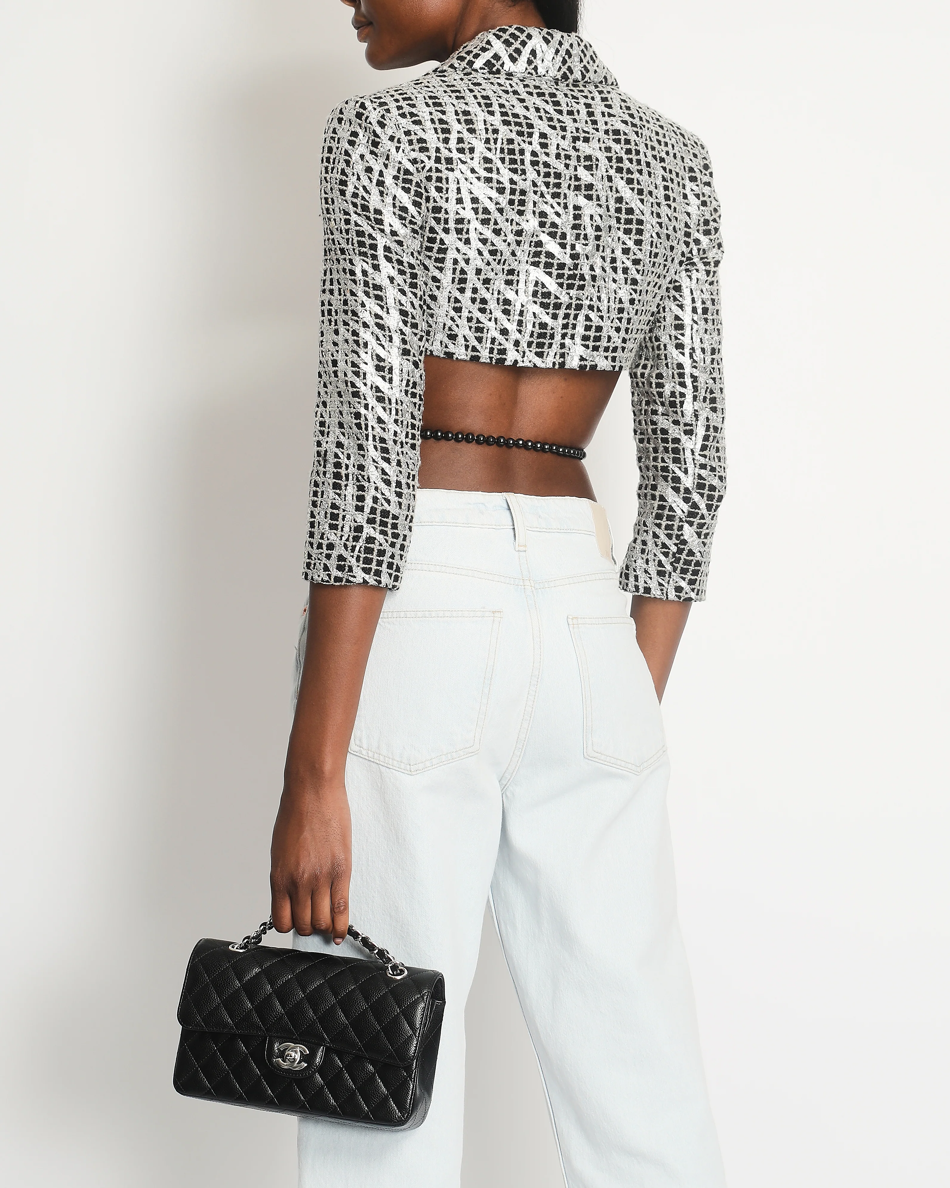 Chanel Spring 2012 Black & White Checked Tweed Backless Jacket with Silver Screen Print and Pearl Belt at the Back Size FR 34 (UK 4) - Image 2
