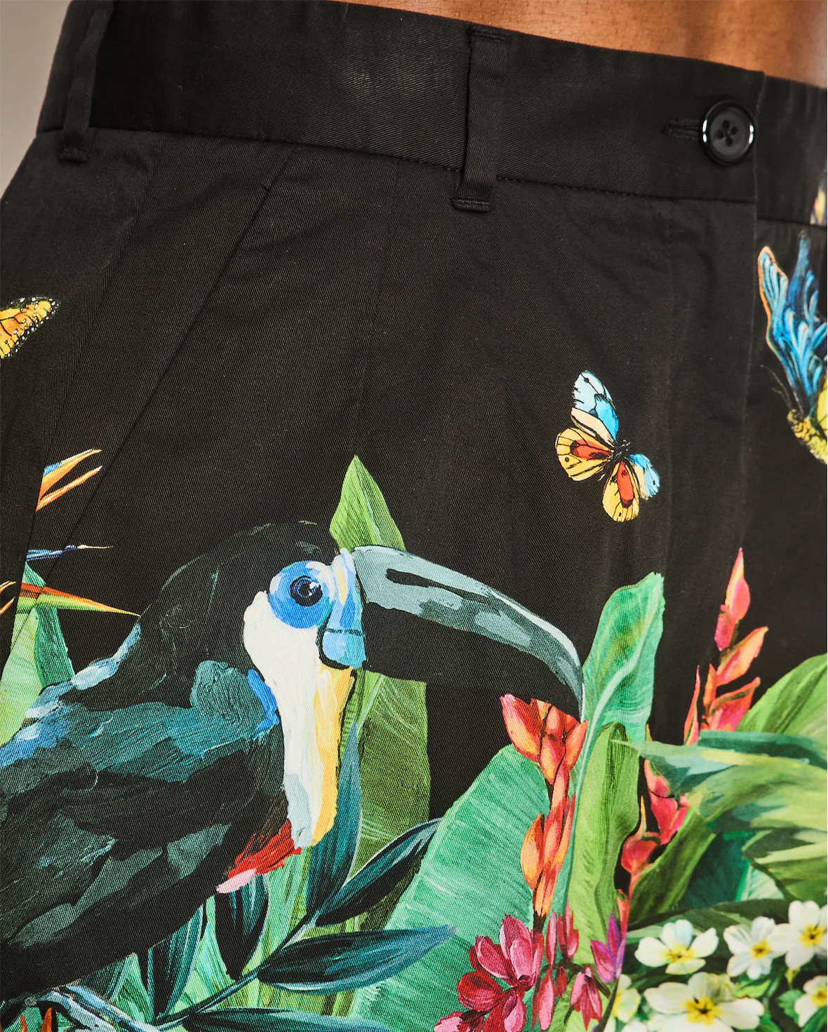Dolce & Gabbana Black with Multicolour Jungle Print Shorts with a Turn-Up Hem Size IT 42 (UK 10) - Image 5