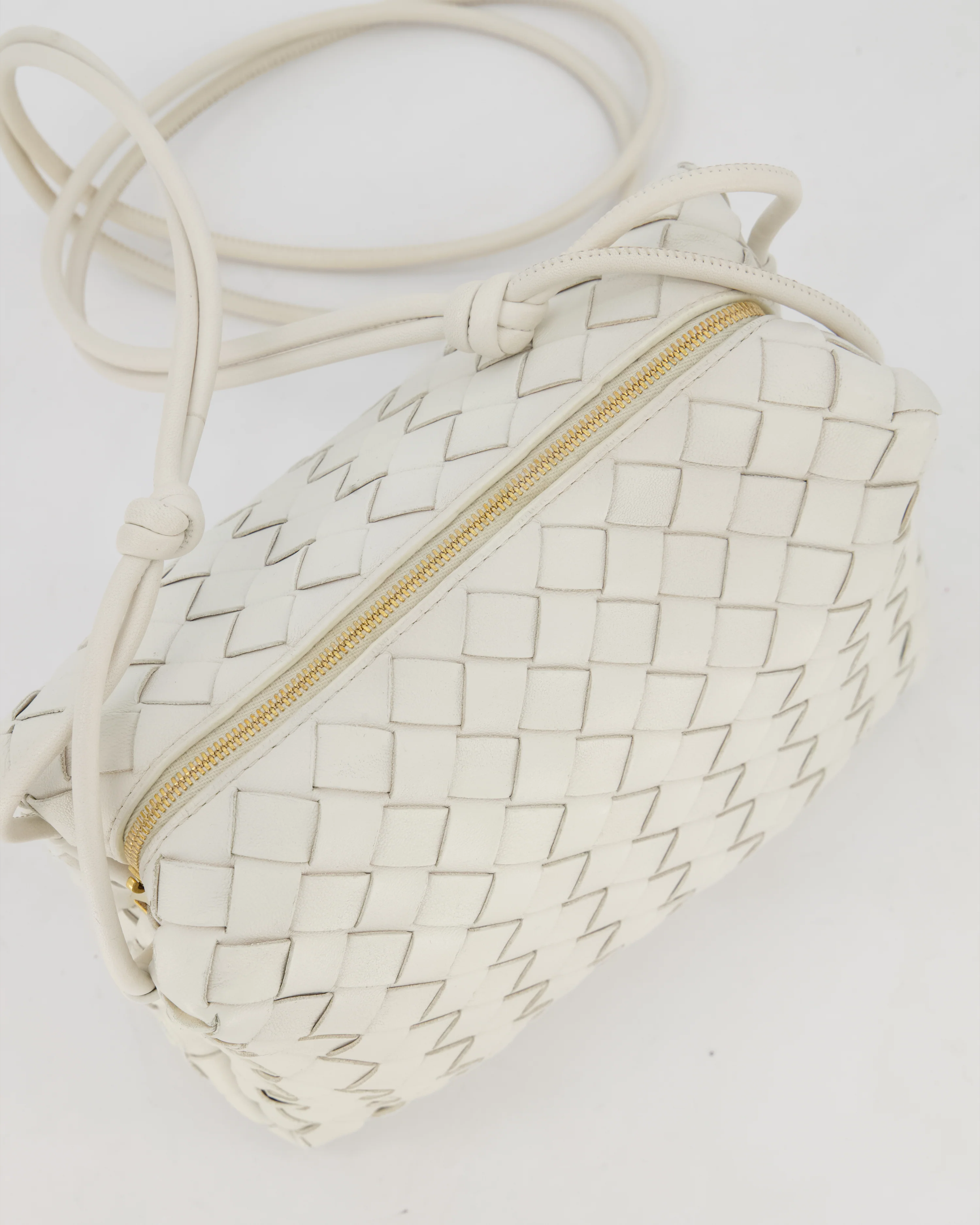 Bottega Veneta White Medium Loop Intrecciato Camera Bag in Lambskin Leather with Gold Hardware - Image 18