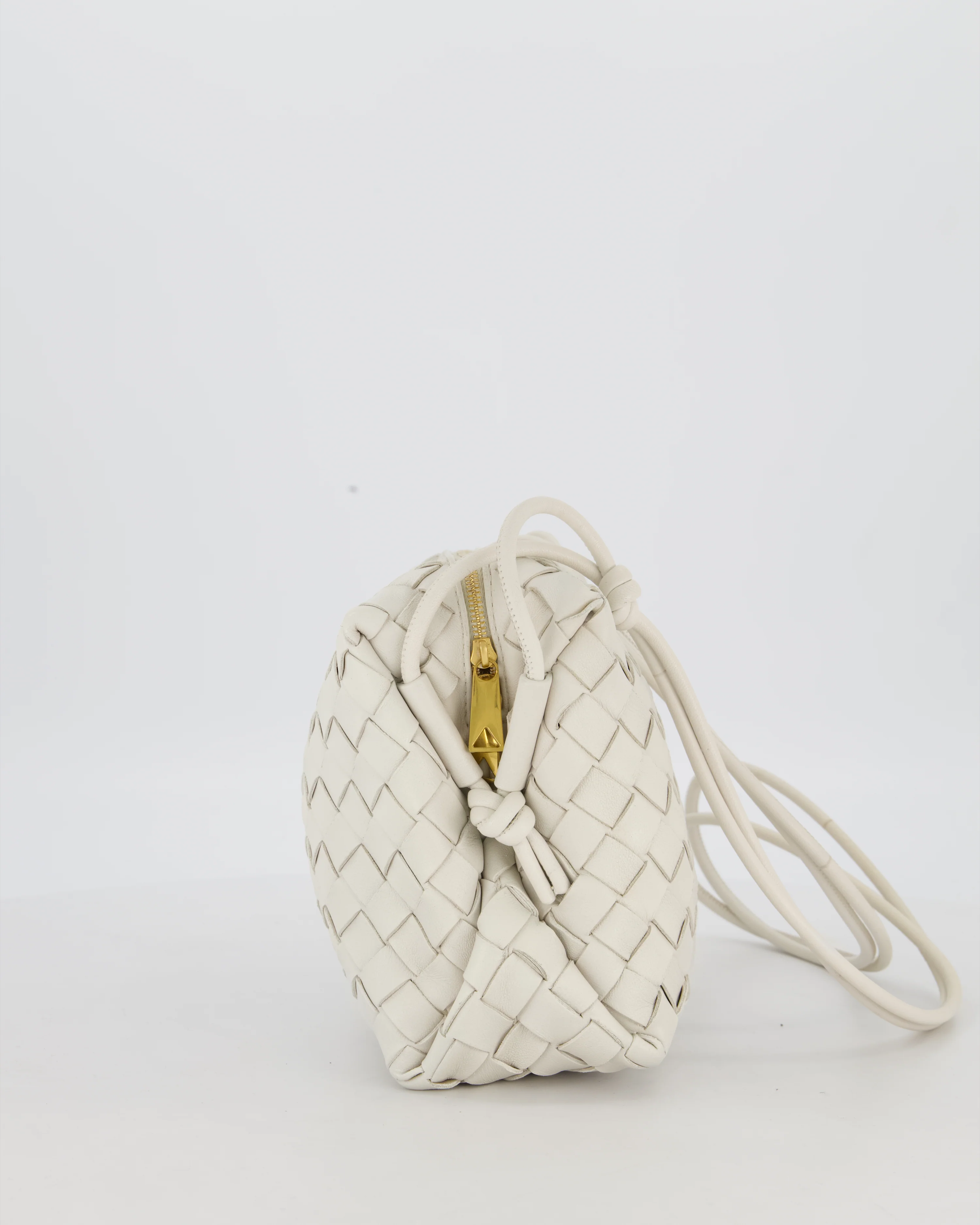 Bottega Veneta White Medium Loop Intrecciato Camera Bag in Lambskin Leather with Gold Hardware - Image 8