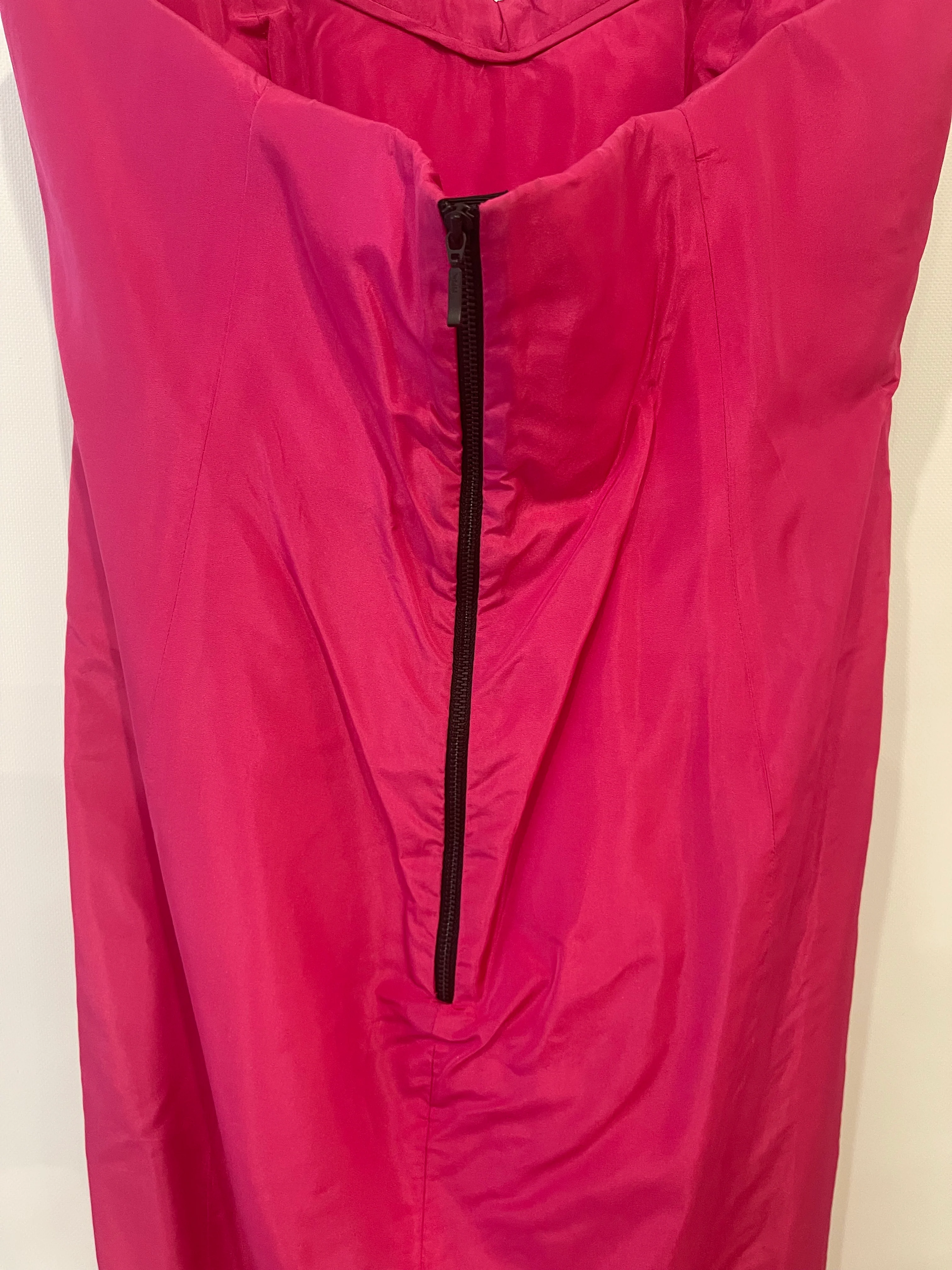 Carmen March Fucsia with Bows Sleeveless Dress Size 40 (UK12) - Image 7