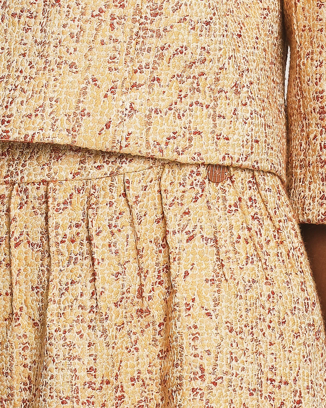 Chanel 01/P Spring 2001 Beige, Burgundy Two-Piece Jacket and Skirt Set FR 34 (UK 6) - Image 5