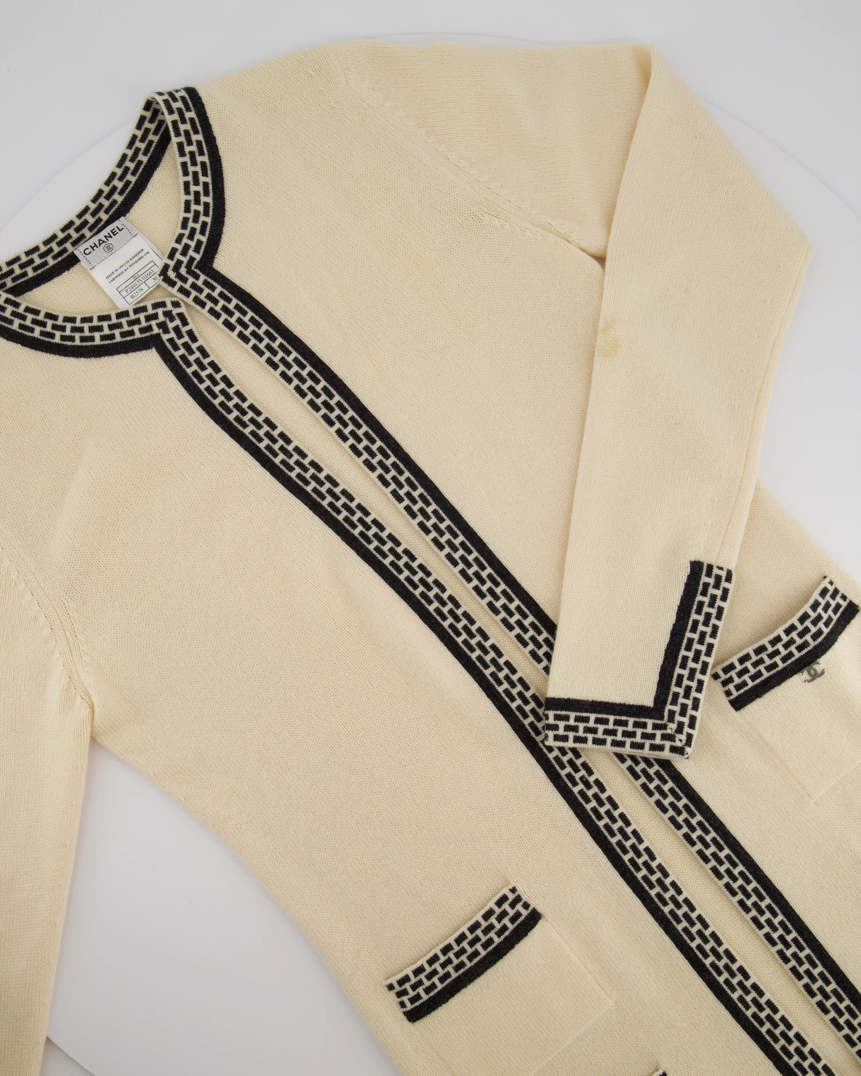 Chanel 04A Cashmere Midi Dress and Longline Cardigan Set With Grey Trim Detail FR 36 (UK 8) - Image 10