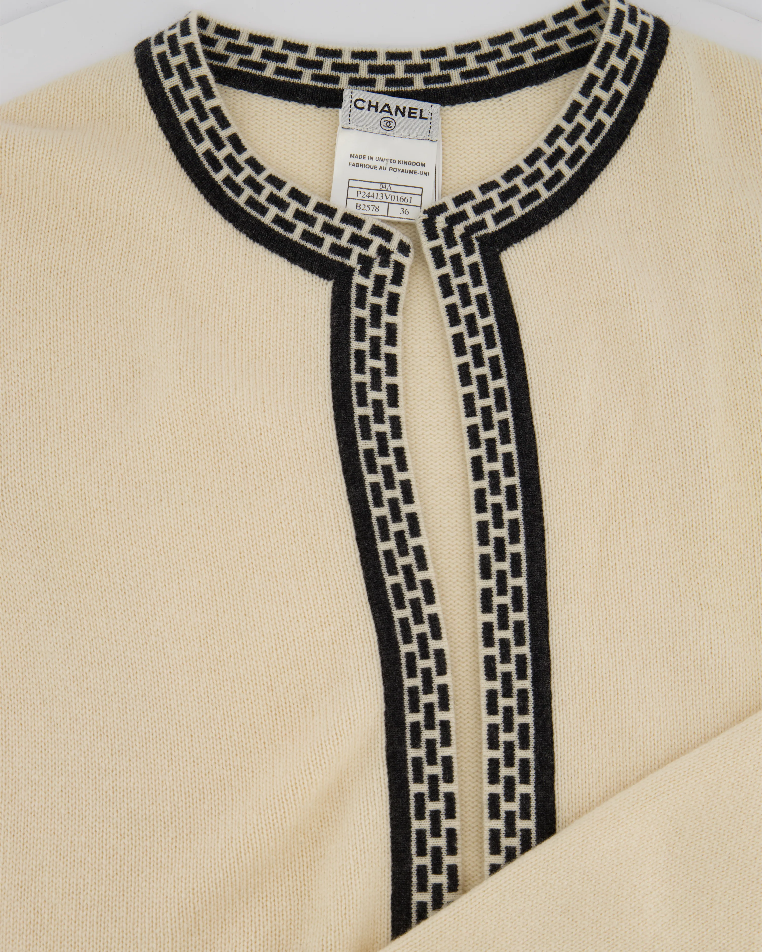 Chanel 04A Cashmere Midi Dress and Longline Cardigan Set With Grey Trim Detail FR 36 (UK 8) - Image 15
