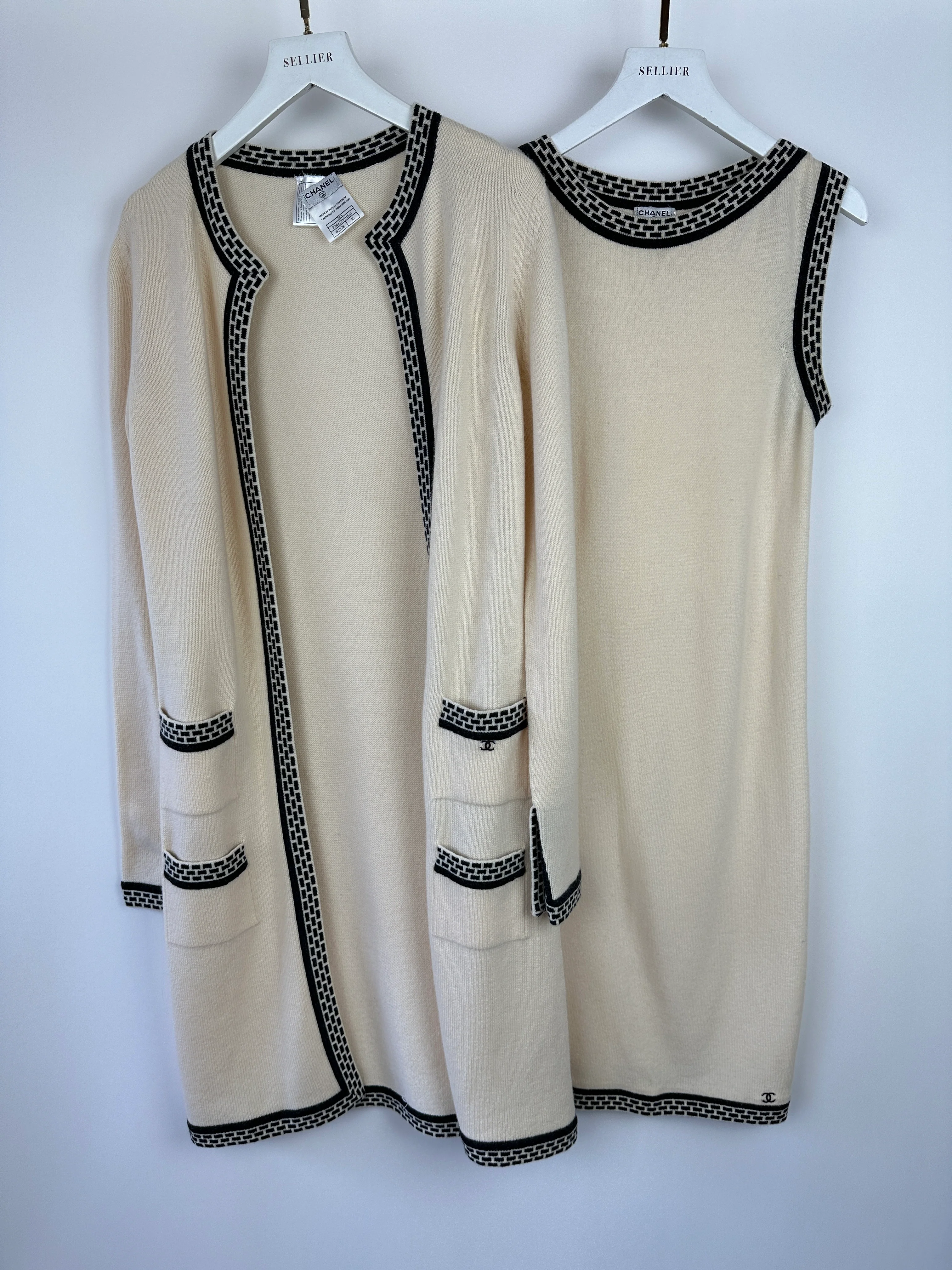 Chanel 04A Cashmere Midi Dress and Longline Cardigan Set With Grey Trim Detail FR 36 (UK 8) - Image 16