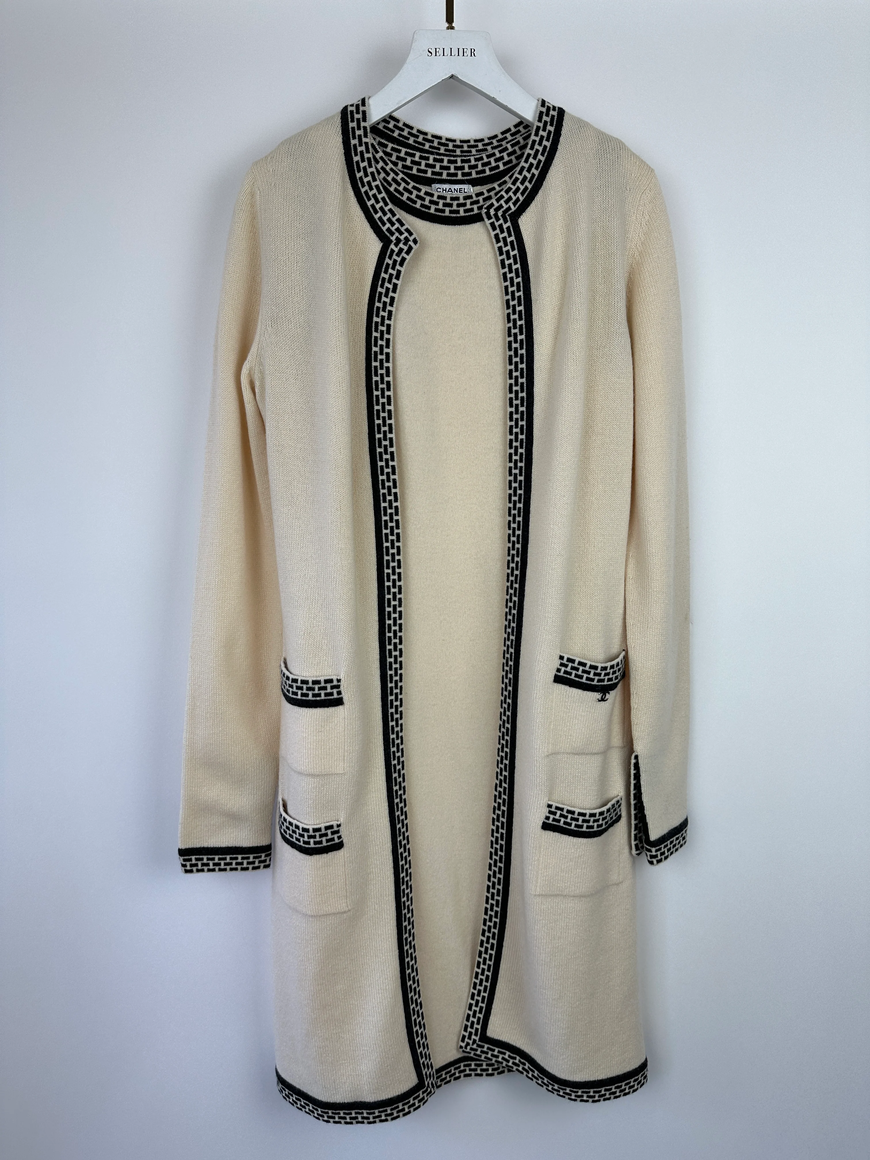 Chanel 04A Cashmere Midi Dress and Longline Cardigan Set With Grey Trim Detail FR 36 (UK 8) - Image 17
