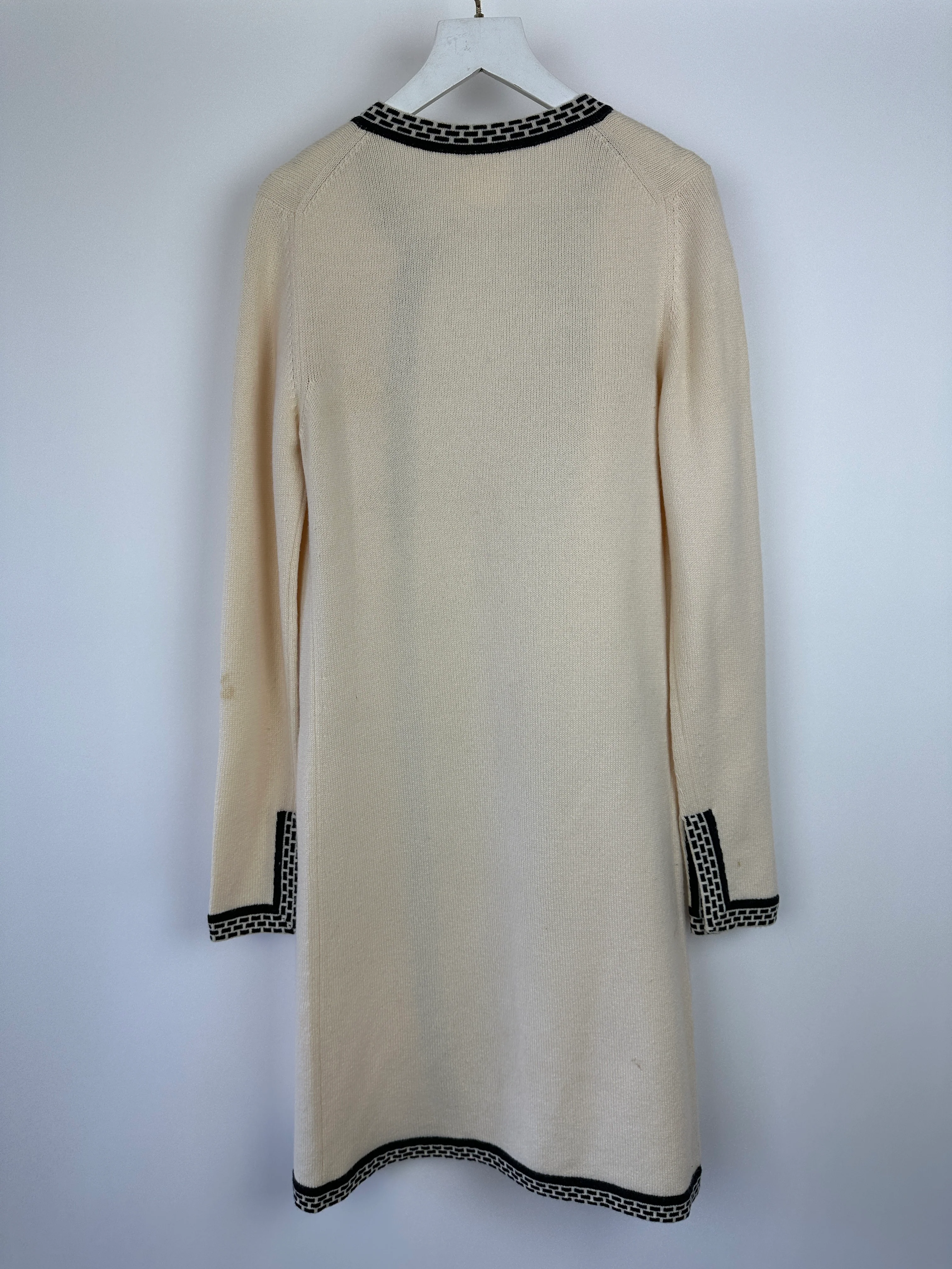 Chanel 04A Cashmere Midi Dress and Longline Cardigan Set With Grey Trim Detail FR 36 (UK 8) - Image 19