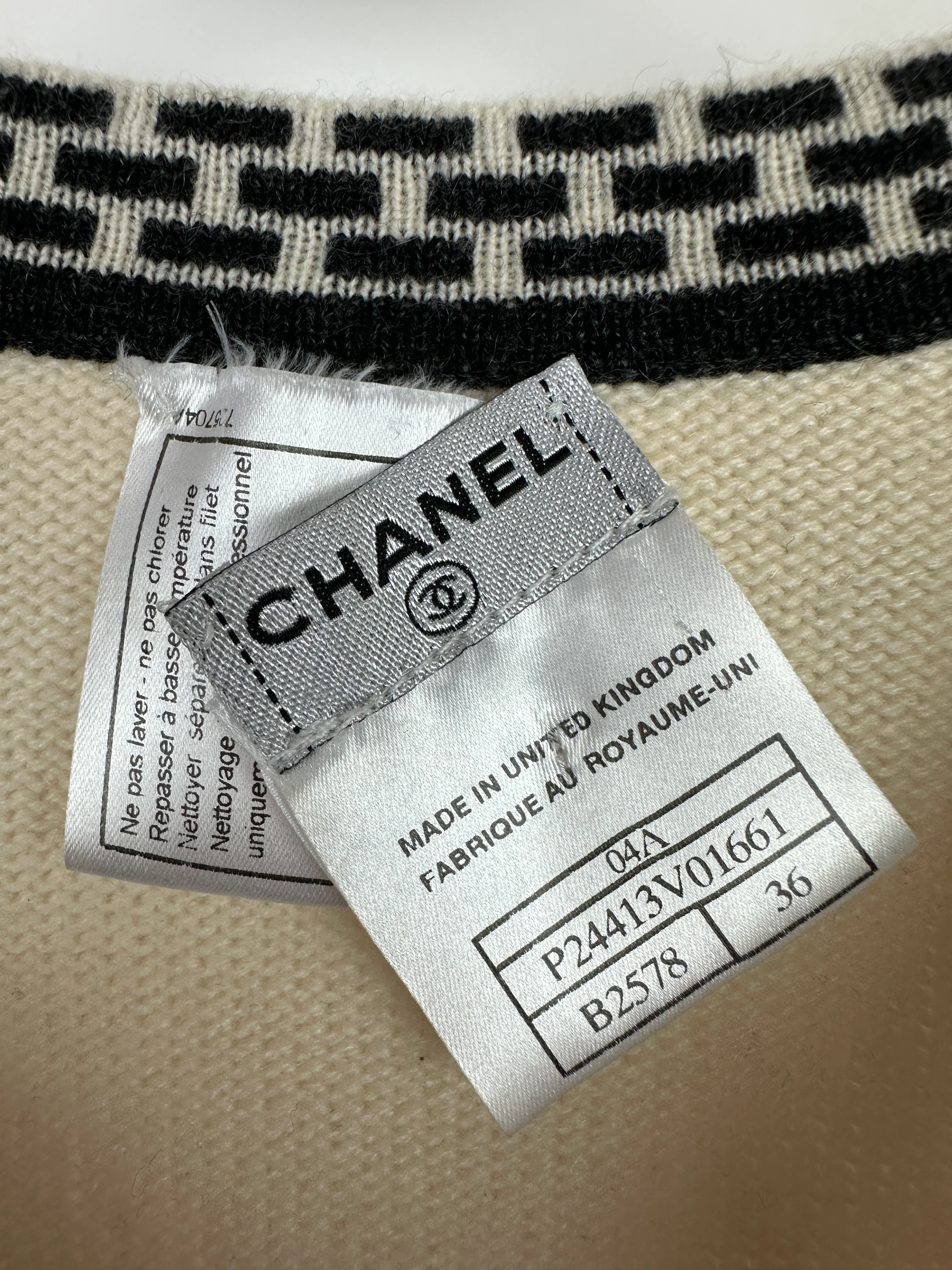 Chanel 04A Cashmere Midi Dress and Longline Cardigan Set With Grey Trim Detail FR 36 (UK 8) - Image 21