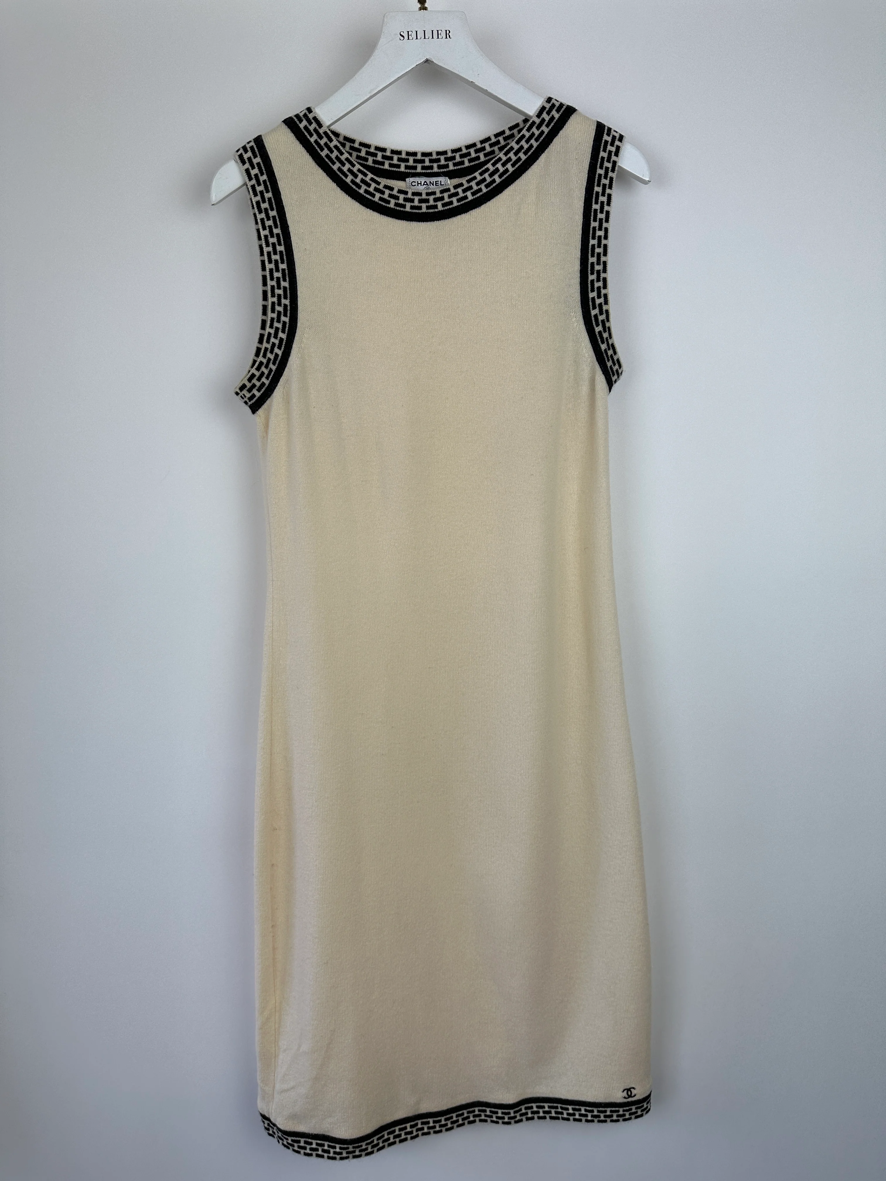 Chanel 04A Cashmere Midi Dress and Longline Cardigan Set With Grey Trim Detail FR 36 (UK 8) - Image 23