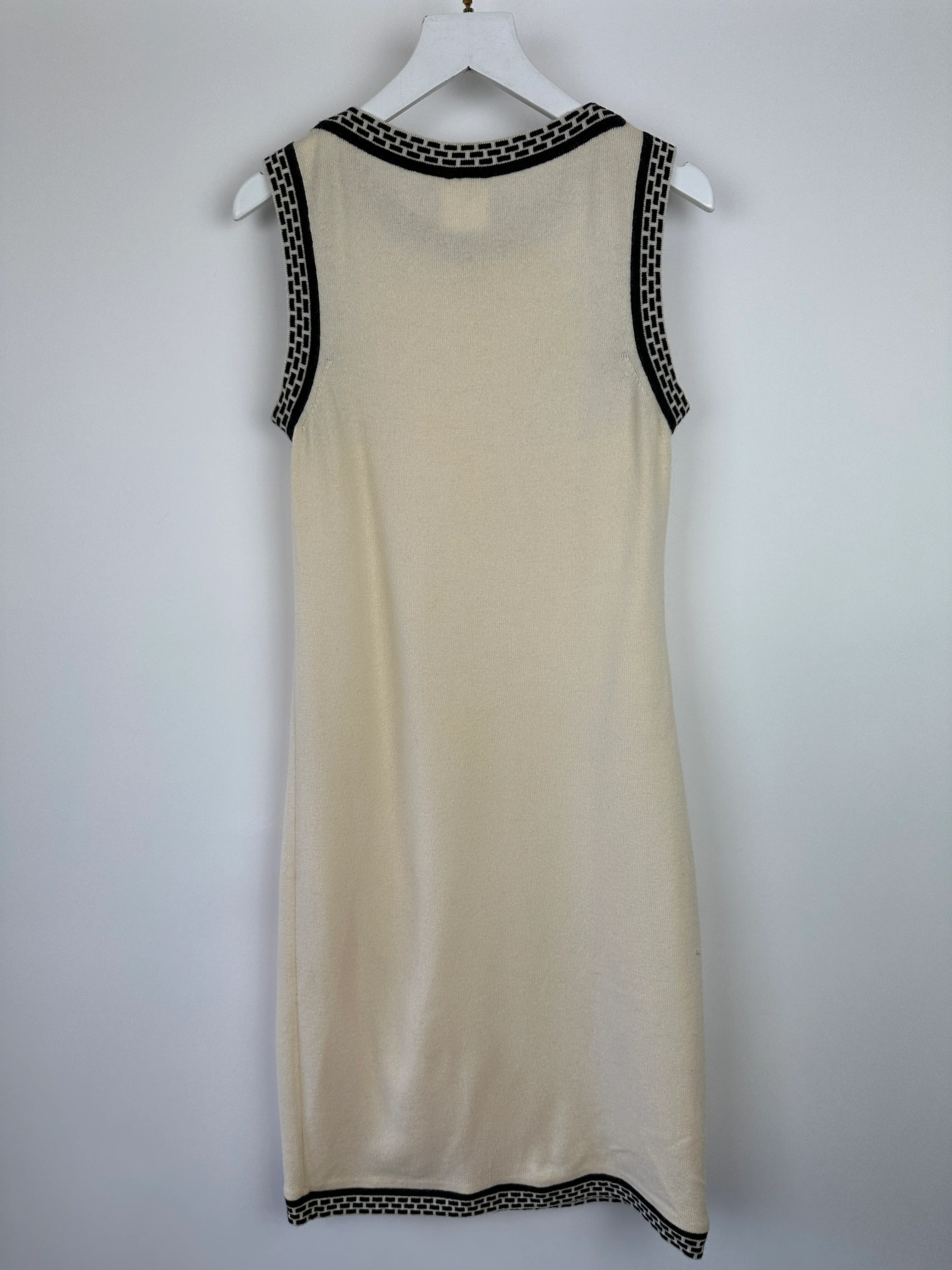 Chanel 04A Cashmere Midi Dress and Longline Cardigan Set With Grey Trim Detail FR 36 (UK 8) - Image 24