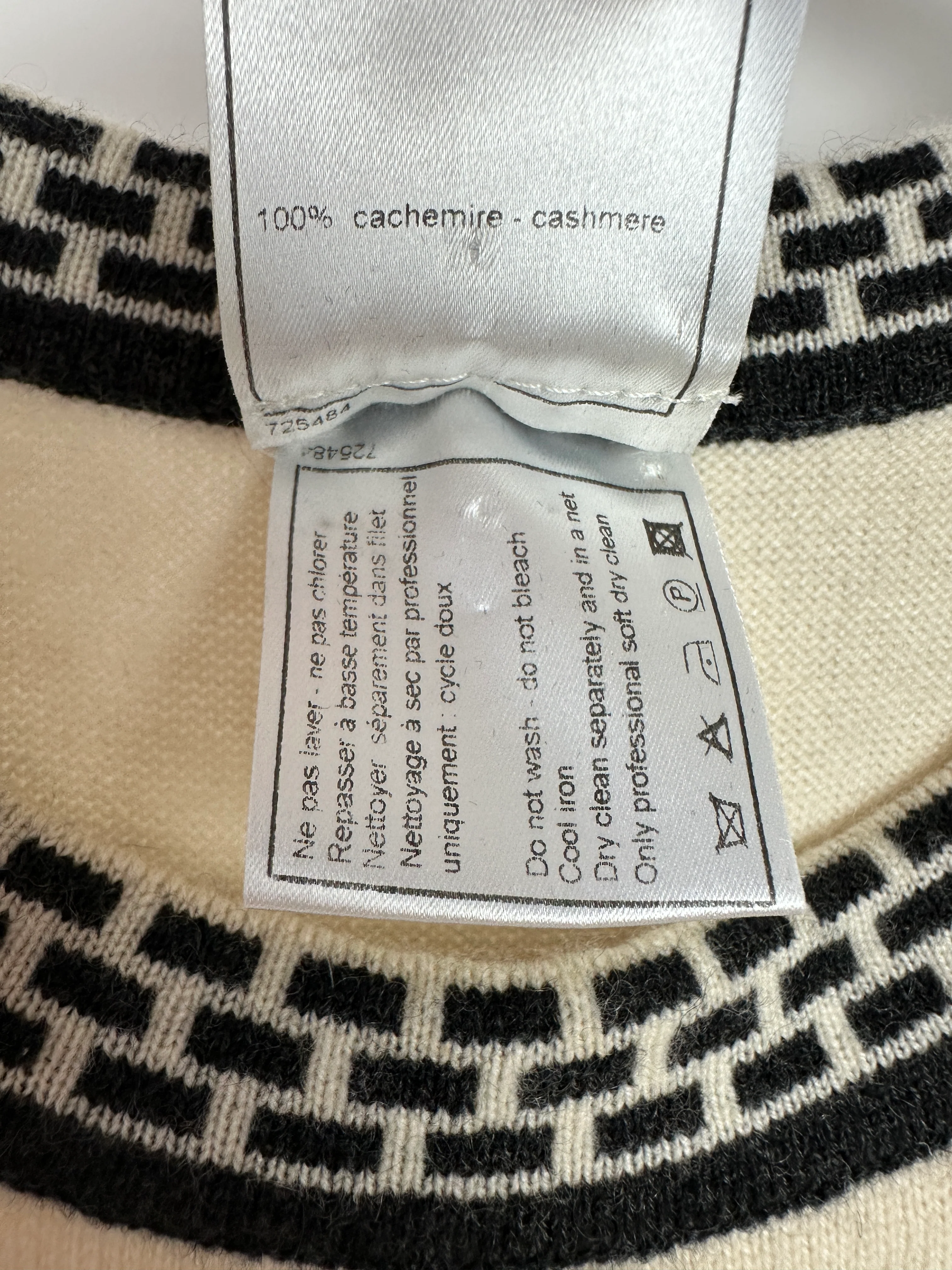 Chanel 04A Cashmere Midi Dress and Longline Cardigan Set With Grey Trim Detail FR 36 (UK 8) - Image 27