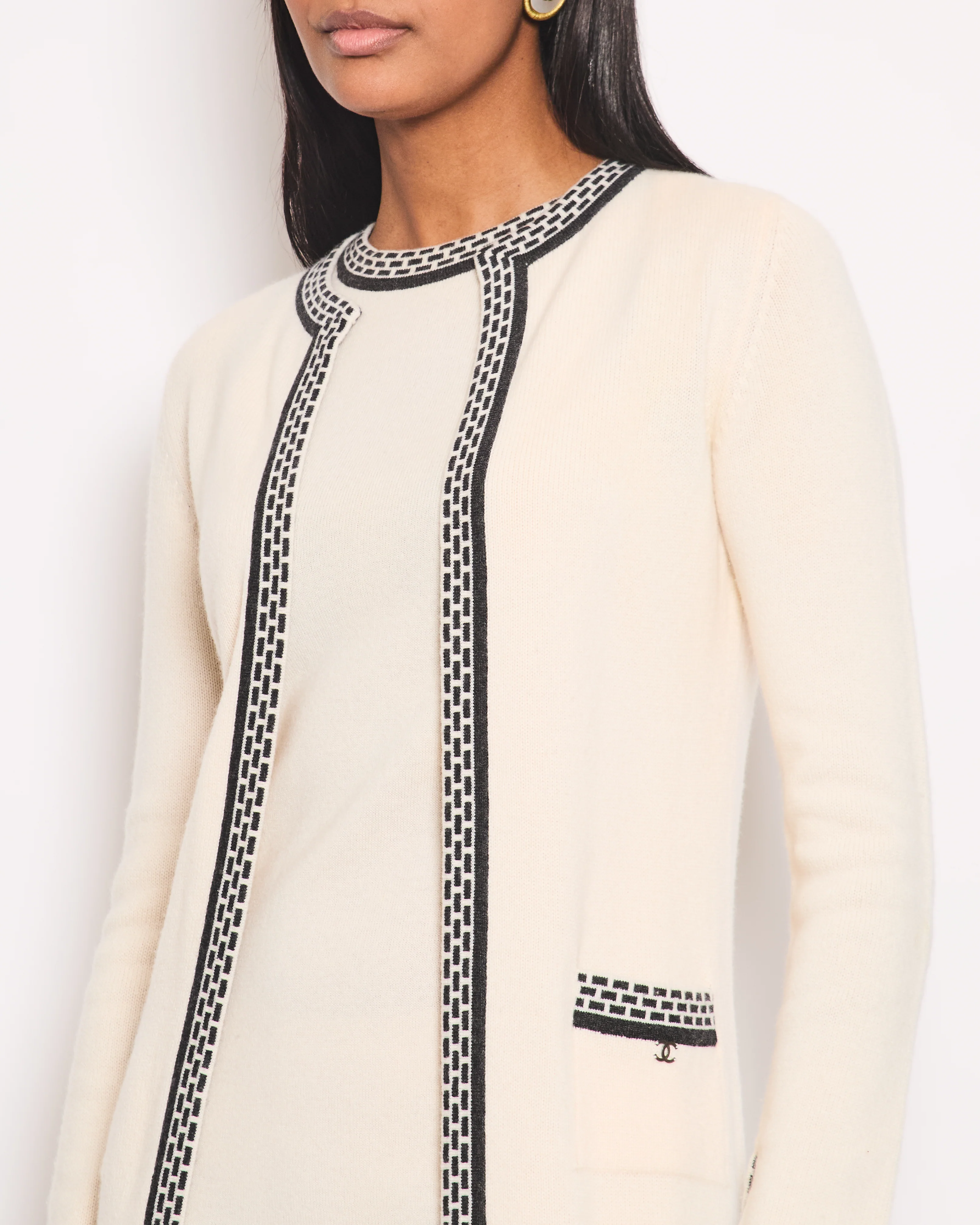 Chanel 04A Cashmere Midi Dress and Longline Cardigan Set With Grey Trim Detail FR 36 (UK 8) - Image 5