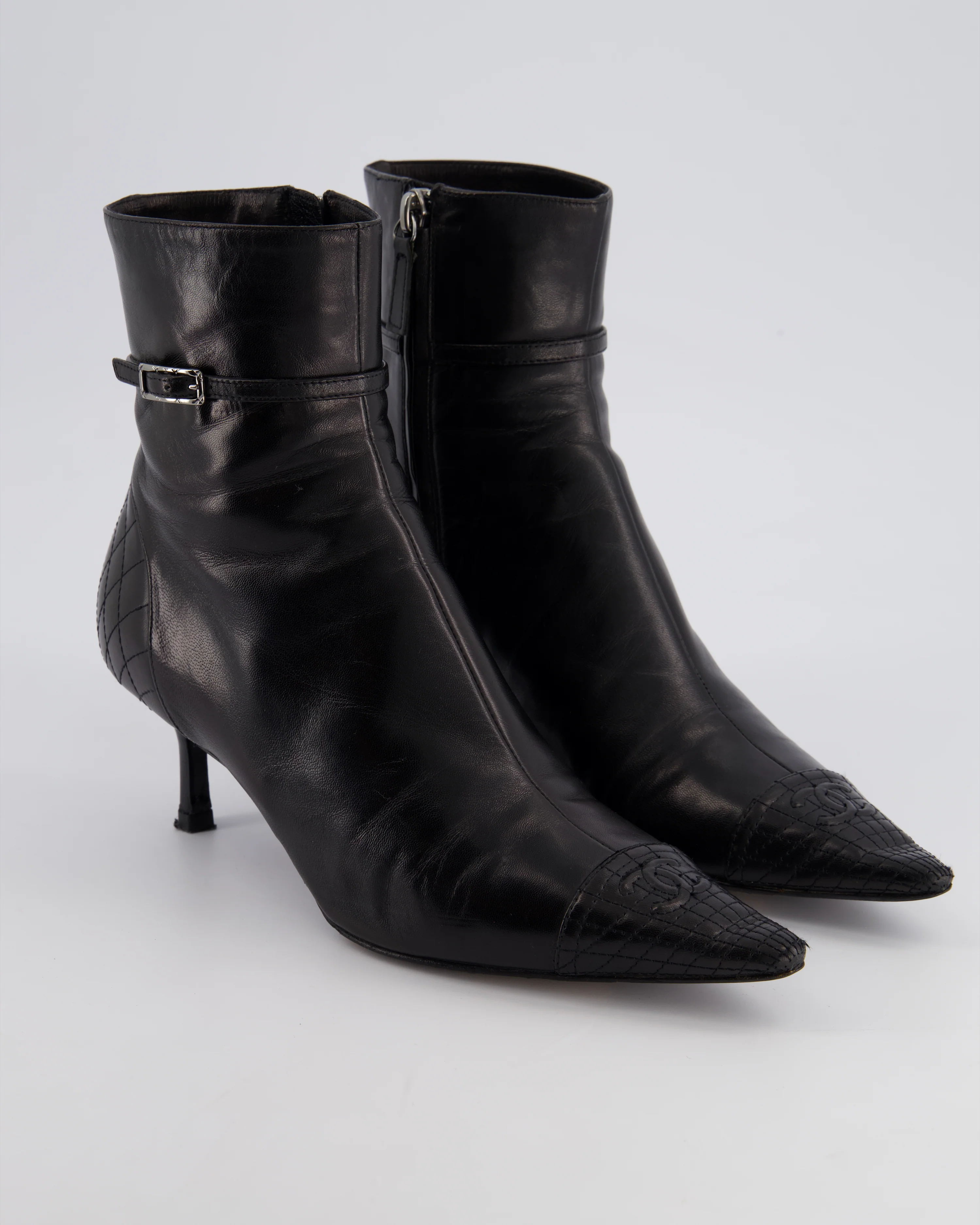 Chanel 05A Vintage Black Leather Pointed Toe Ankle Boots Size EU 36 - Image 2