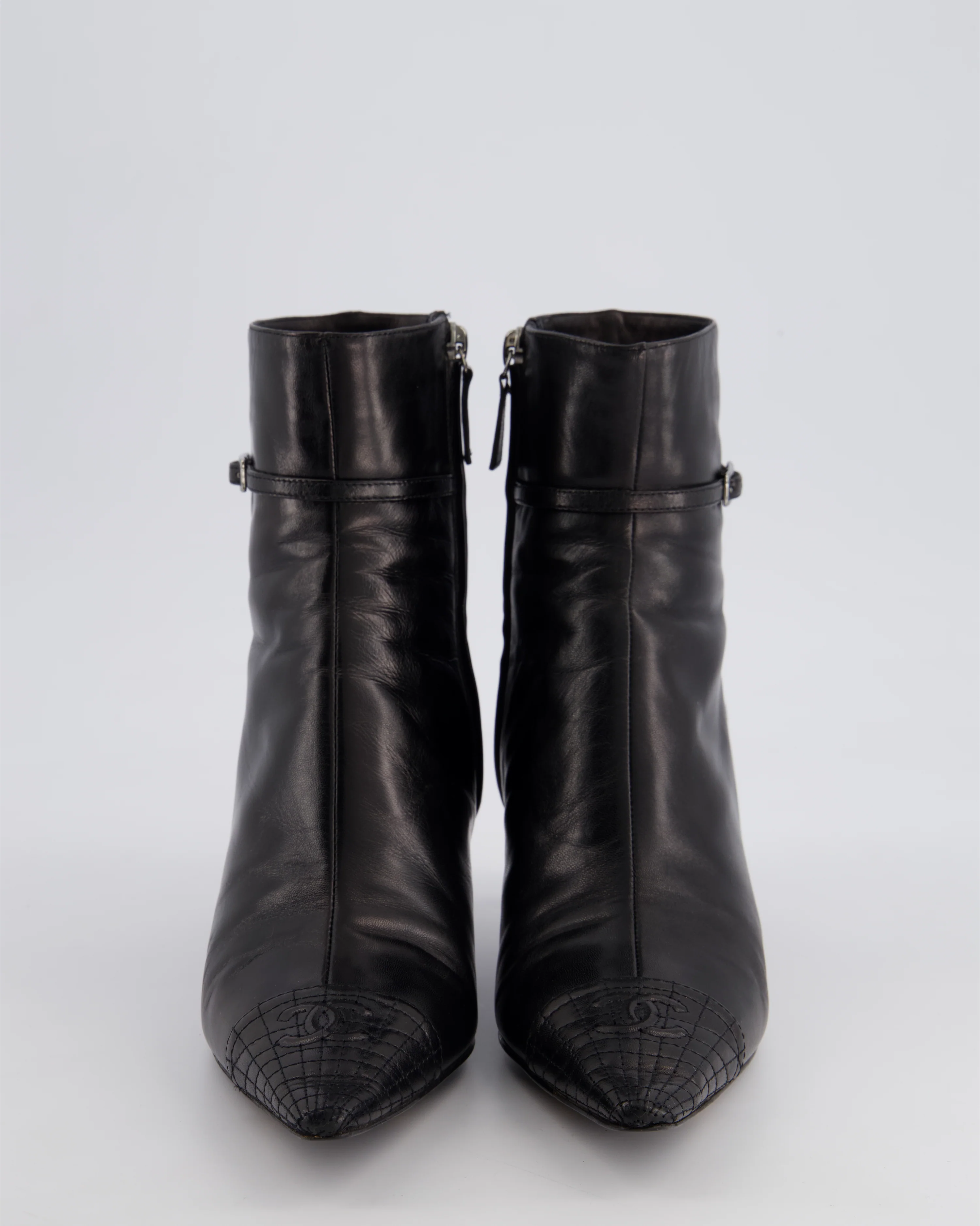Chanel 05A Vintage Black Leather Pointed Toe Ankle Boots Size EU 36 - Image 4