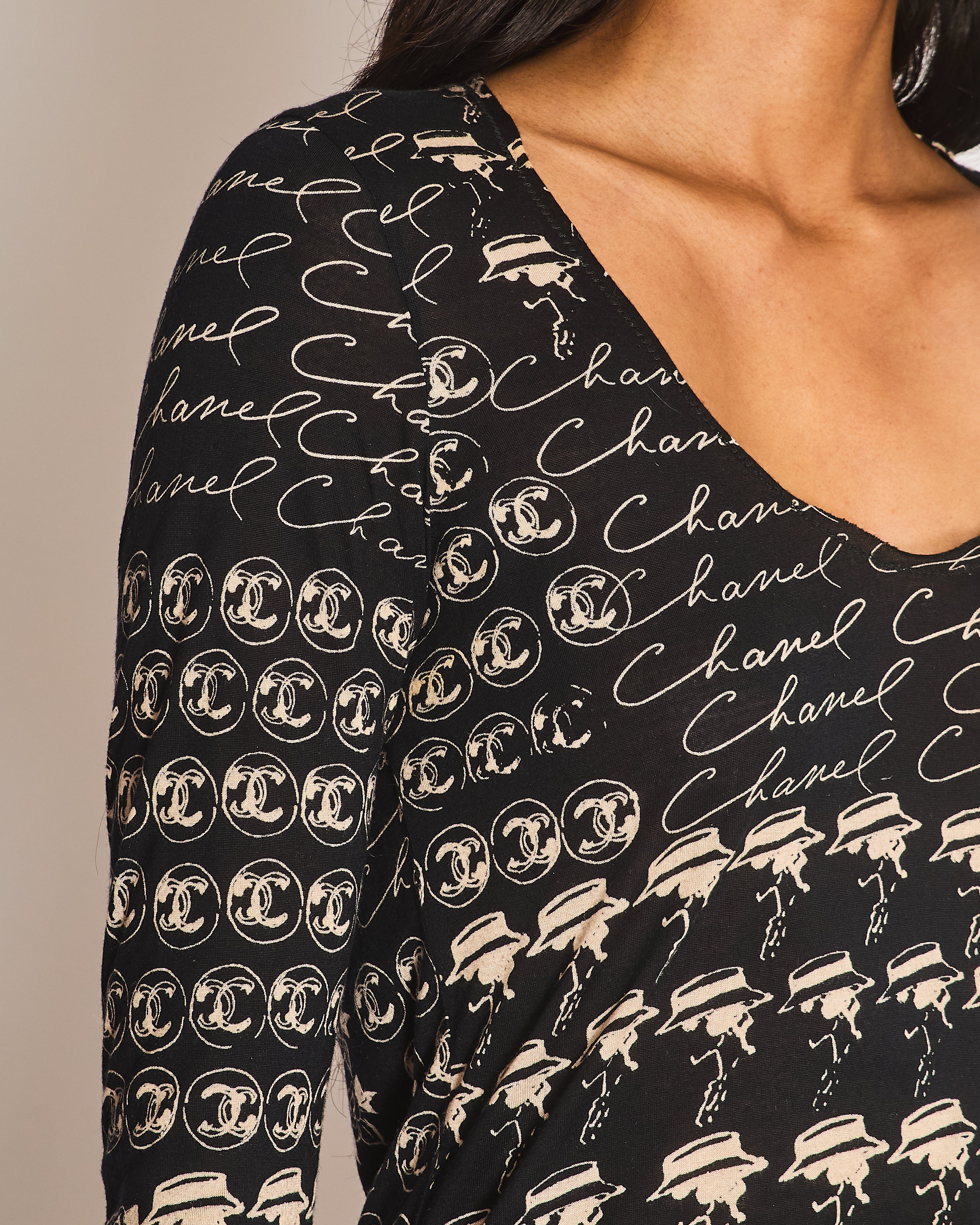 Chanel 06/C Black V-Neck Long Sleeve Top with CC Logo Detail Size FR 36 (UK 8) - Image 2