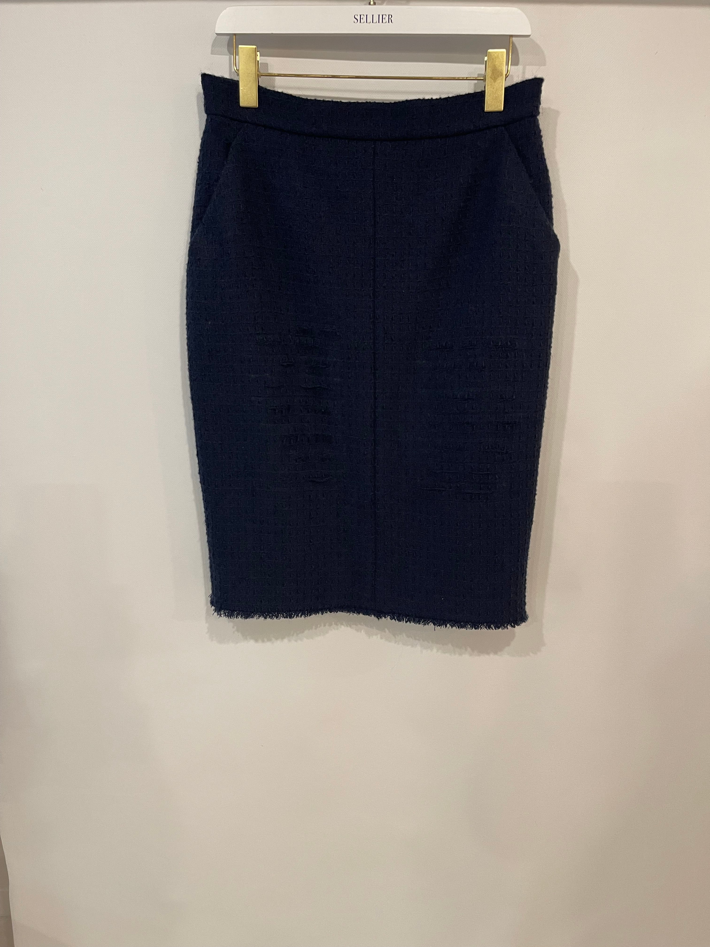 Chanel 08A Navy Tweed Jacket and Midi Skirt Set with Silver CC Logo Details Size FR 42 (UK 14) - Image 9
