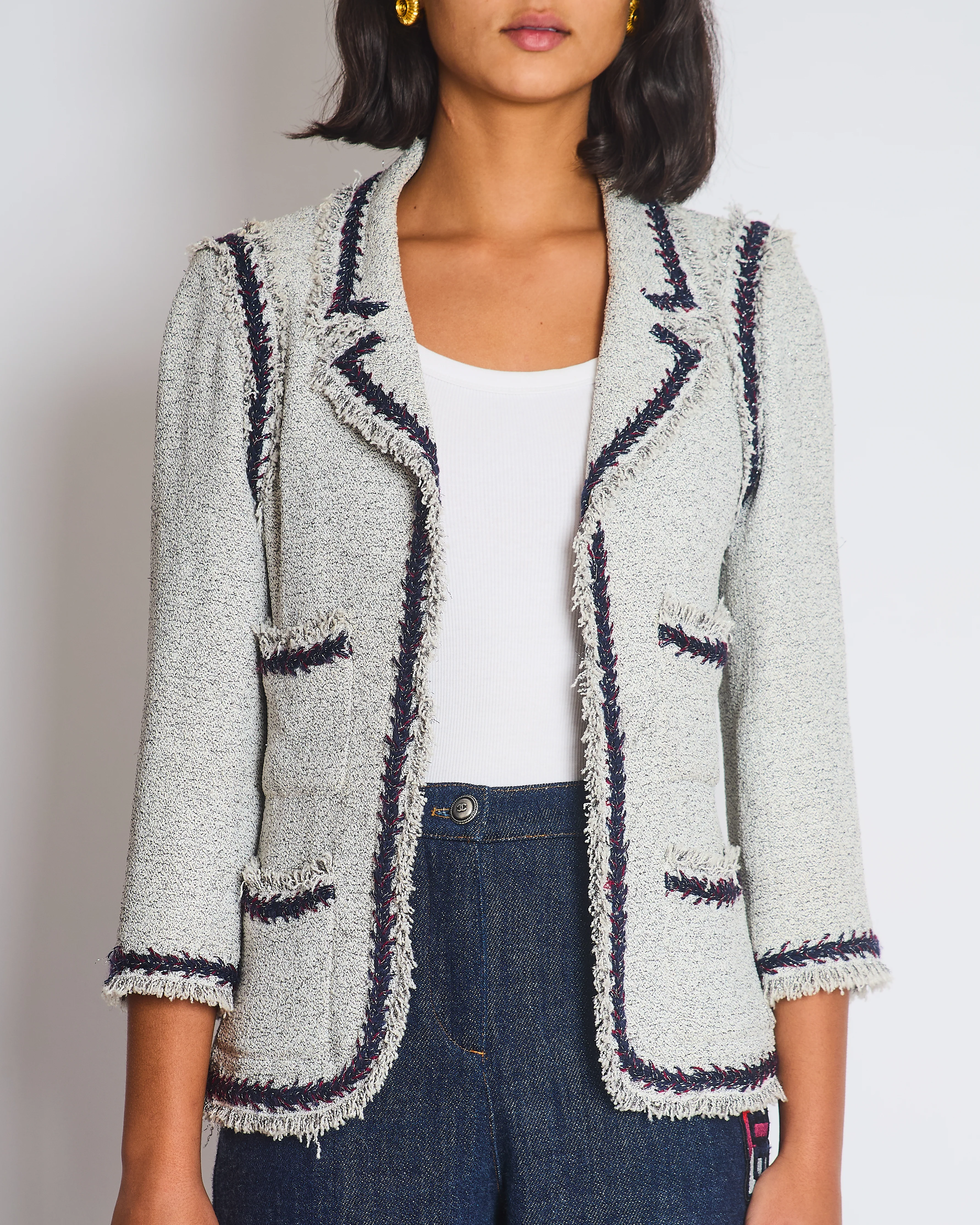 Chanel 08P Light Grey Tweed Jacket with Contrast Navy and Red Tweed Trim with CC Detail Buttons On The Cuff Size FR 38 (UK 10) - Image 2