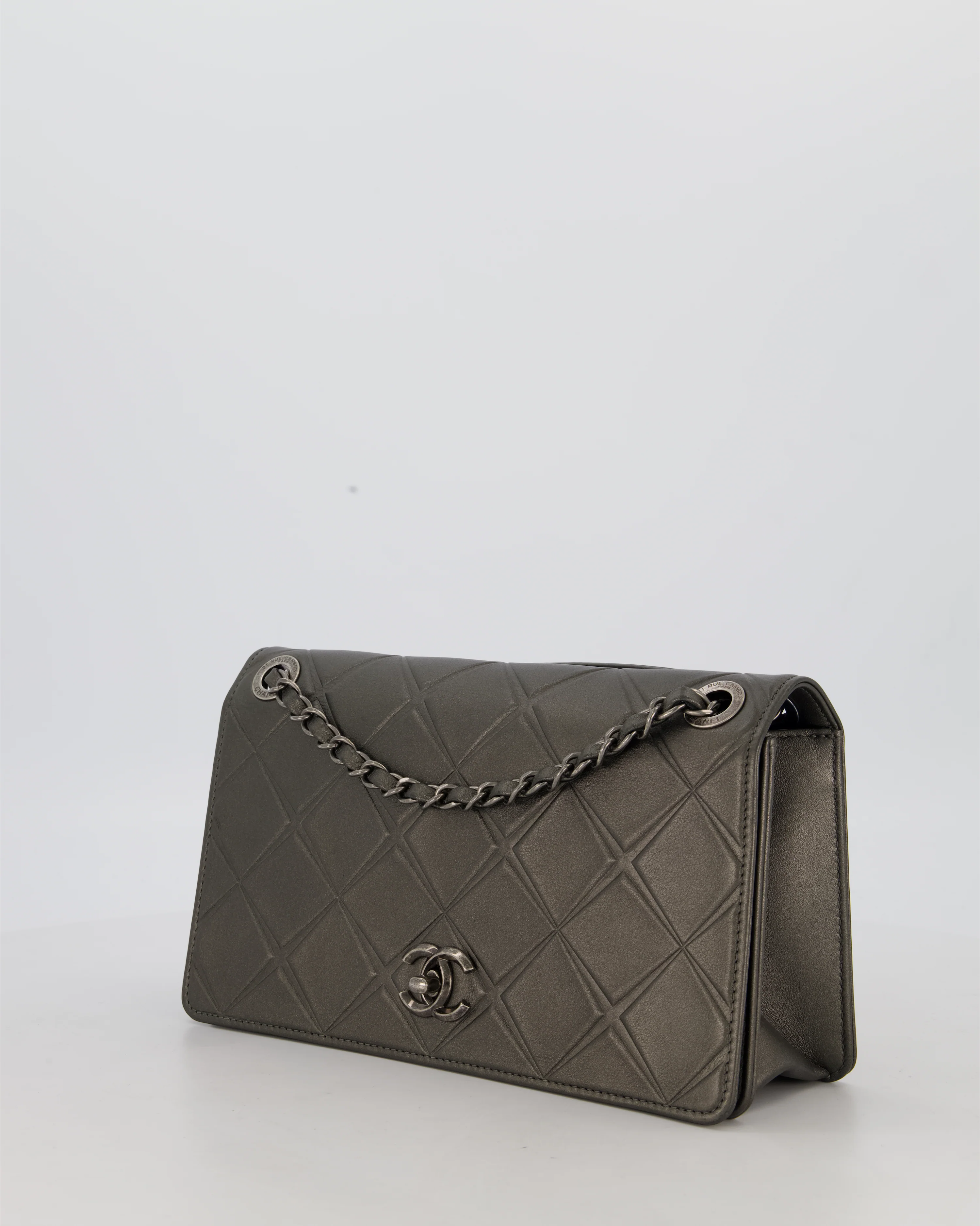Chanel 16P Metallic Grey Medium Flap Propellor Bag In Calfskin Leather With Gunmetal Hardware - Image 9