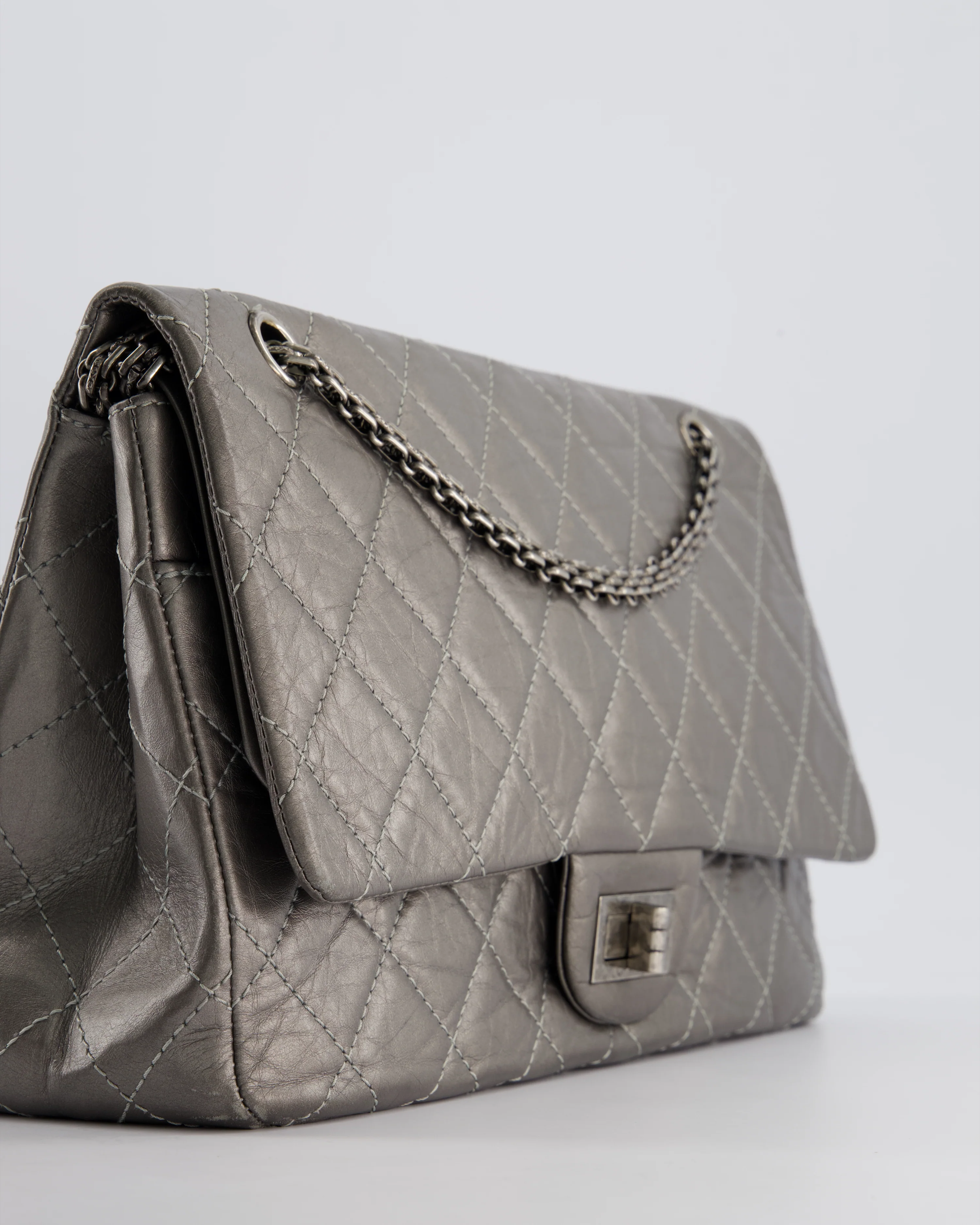 *FIRE PRICE* Chanel 2.55 Jumbo Reissue Bag in Metallic Grey Crumpled Calfskin Leather With Gunmetal Hardware - Image 11
