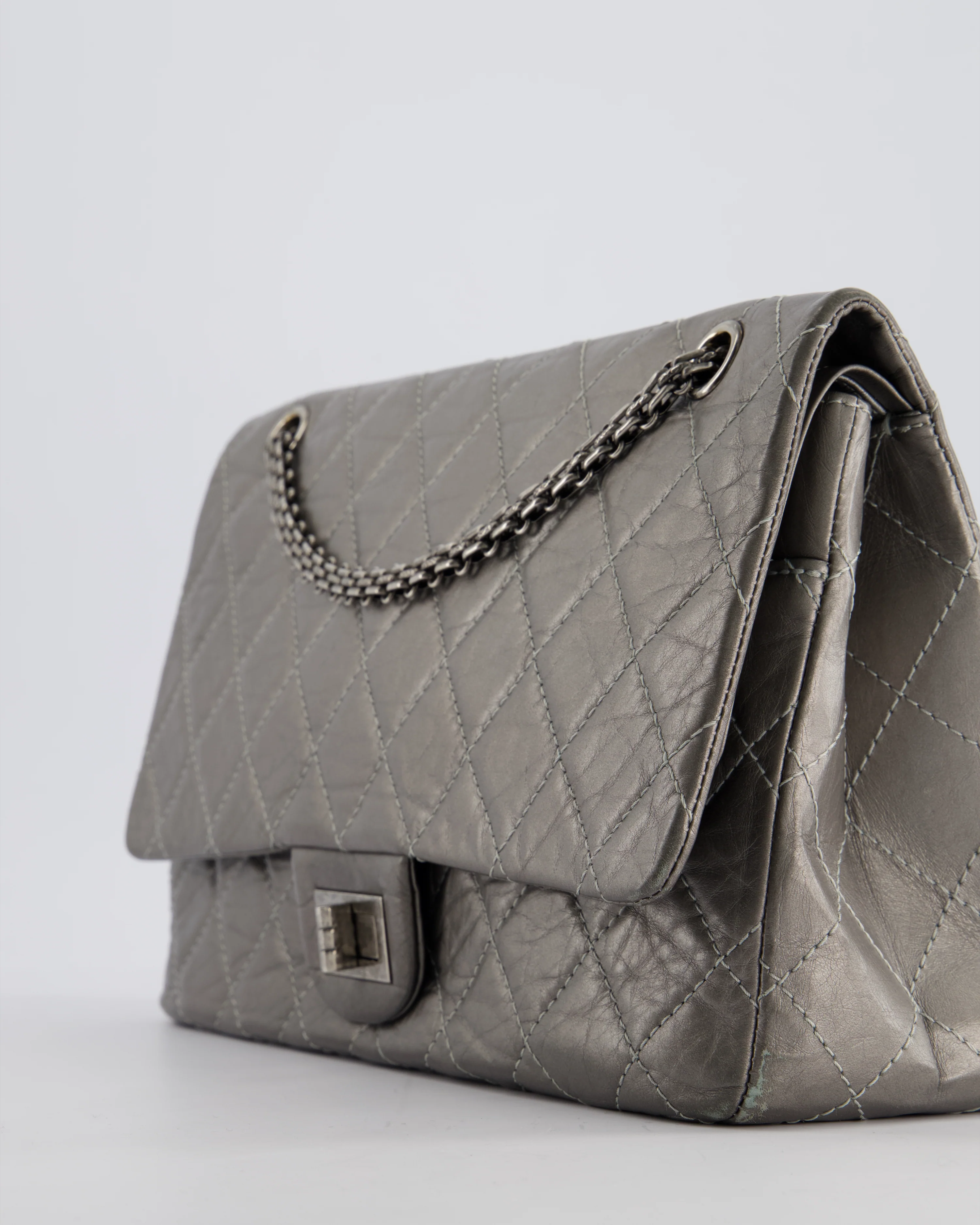 *FIRE PRICE* Chanel 2.55 Jumbo Reissue Bag in Metallic Grey Crumpled Calfskin Leather With Gunmetal Hardware - Image 12