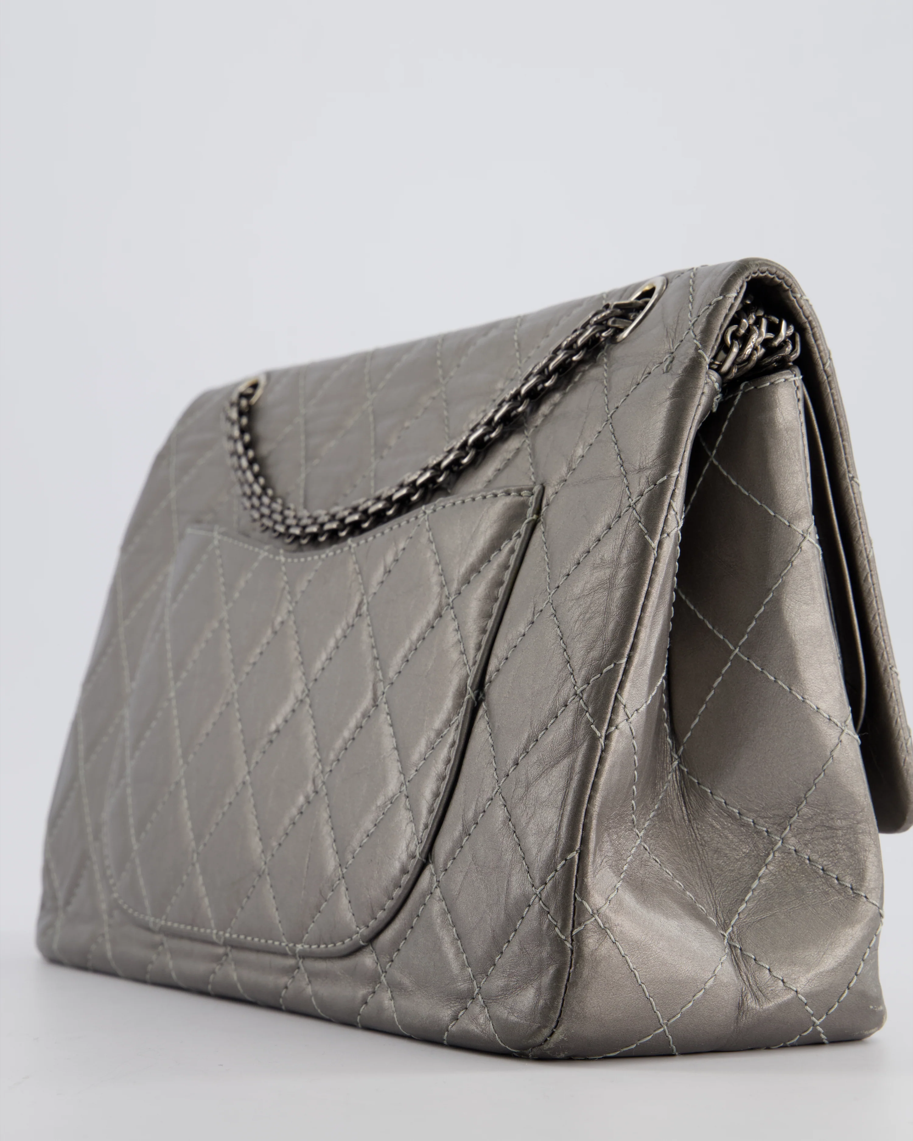 *FIRE PRICE* Chanel 2.55 Jumbo Reissue Bag in Metallic Grey Crumpled Calfskin Leather With Gunmetal Hardware - Image 13