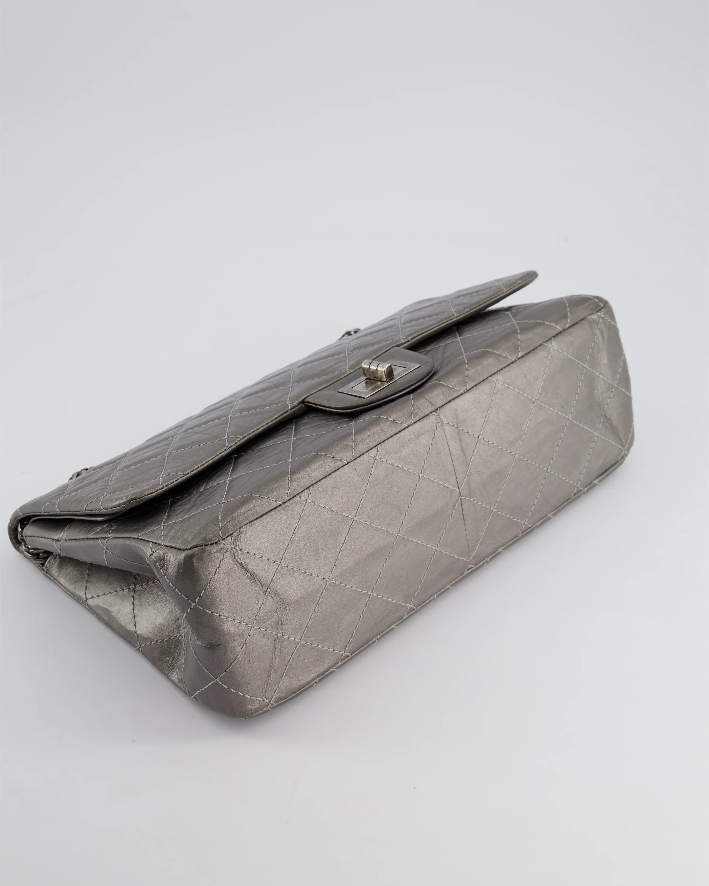 *FIRE PRICE* Chanel 2.55 Jumbo Reissue Bag in Metallic Grey Crumpled Calfskin Leather With Gunmetal Hardware - Image 17