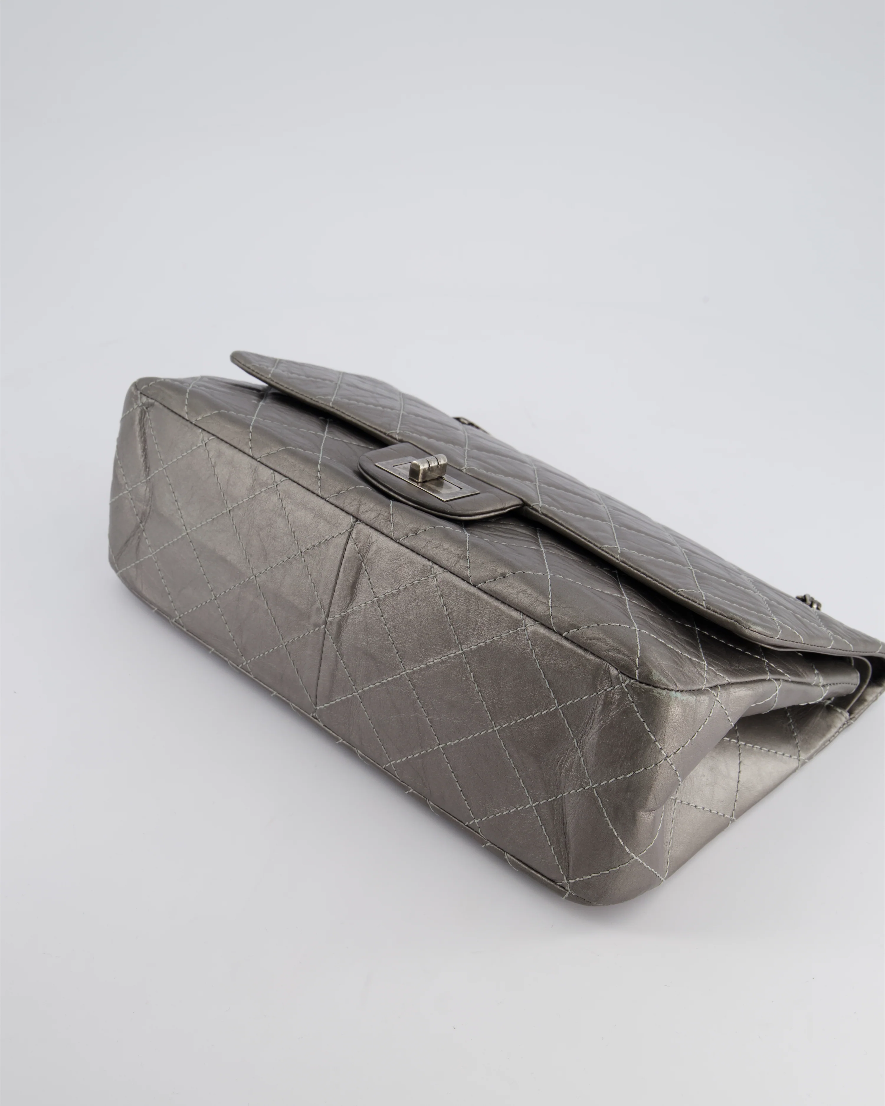 *FIRE PRICE* Chanel 2.55 Jumbo Reissue Bag in Metallic Grey Crumpled Calfskin Leather With Gunmetal Hardware - Image 18