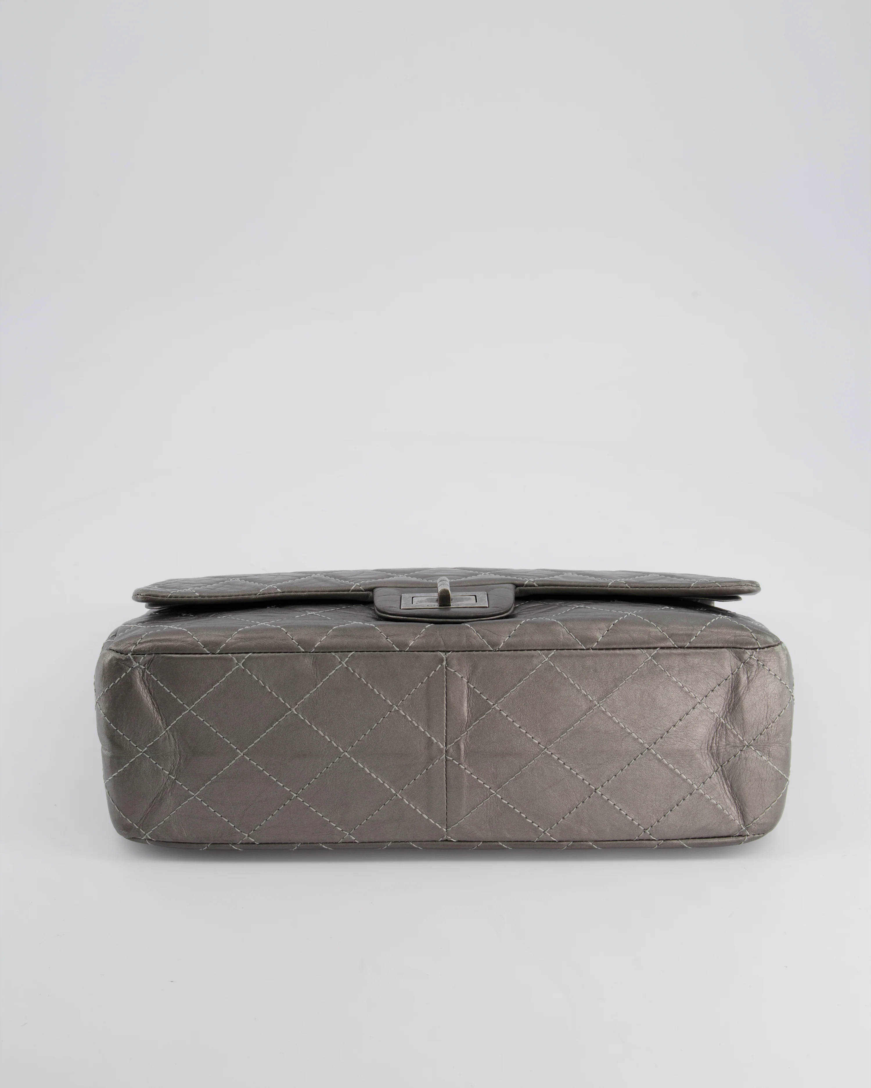 *FIRE PRICE* Chanel 2.55 Jumbo Reissue Bag in Metallic Grey Crumpled Calfskin Leather With Gunmetal Hardware - Image 19