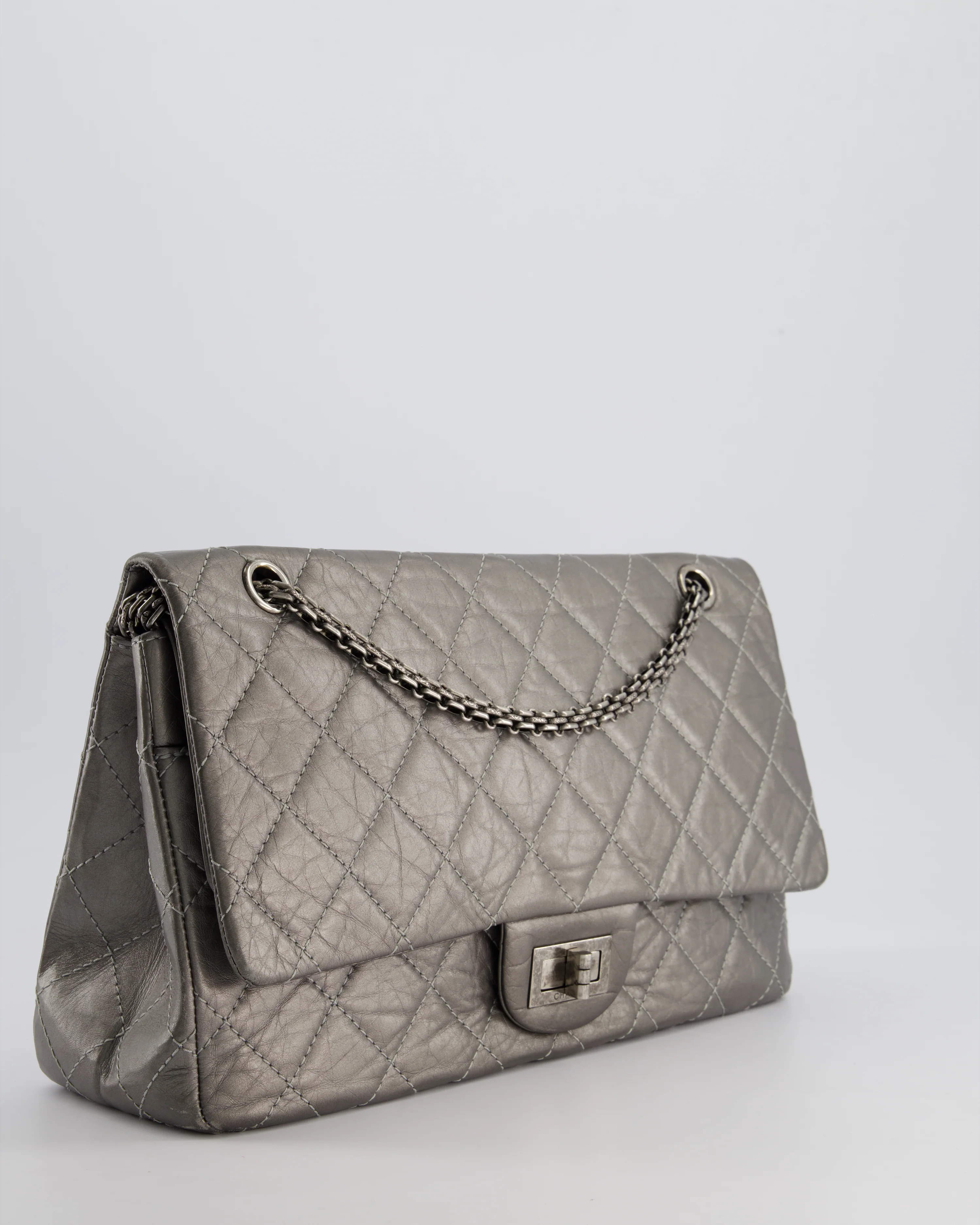 *FIRE PRICE* Chanel 2.55 Jumbo Reissue Bag in Metallic Grey Crumpled Calfskin Leather With Gunmetal Hardware - Image 4