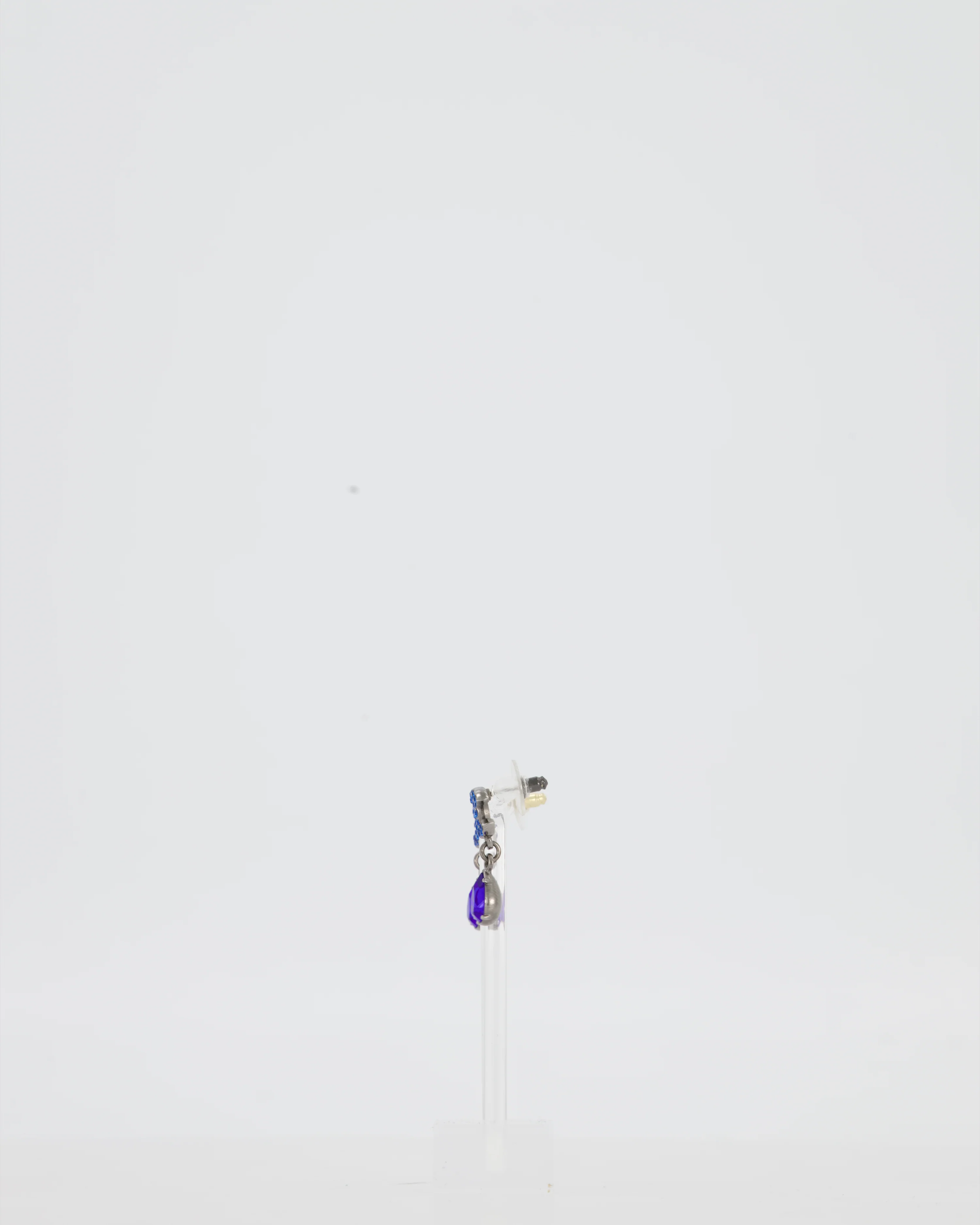 Chanel 19A Egyptian Collection Gunmental CC Logo Earrings with Blue Crystals - Image 5