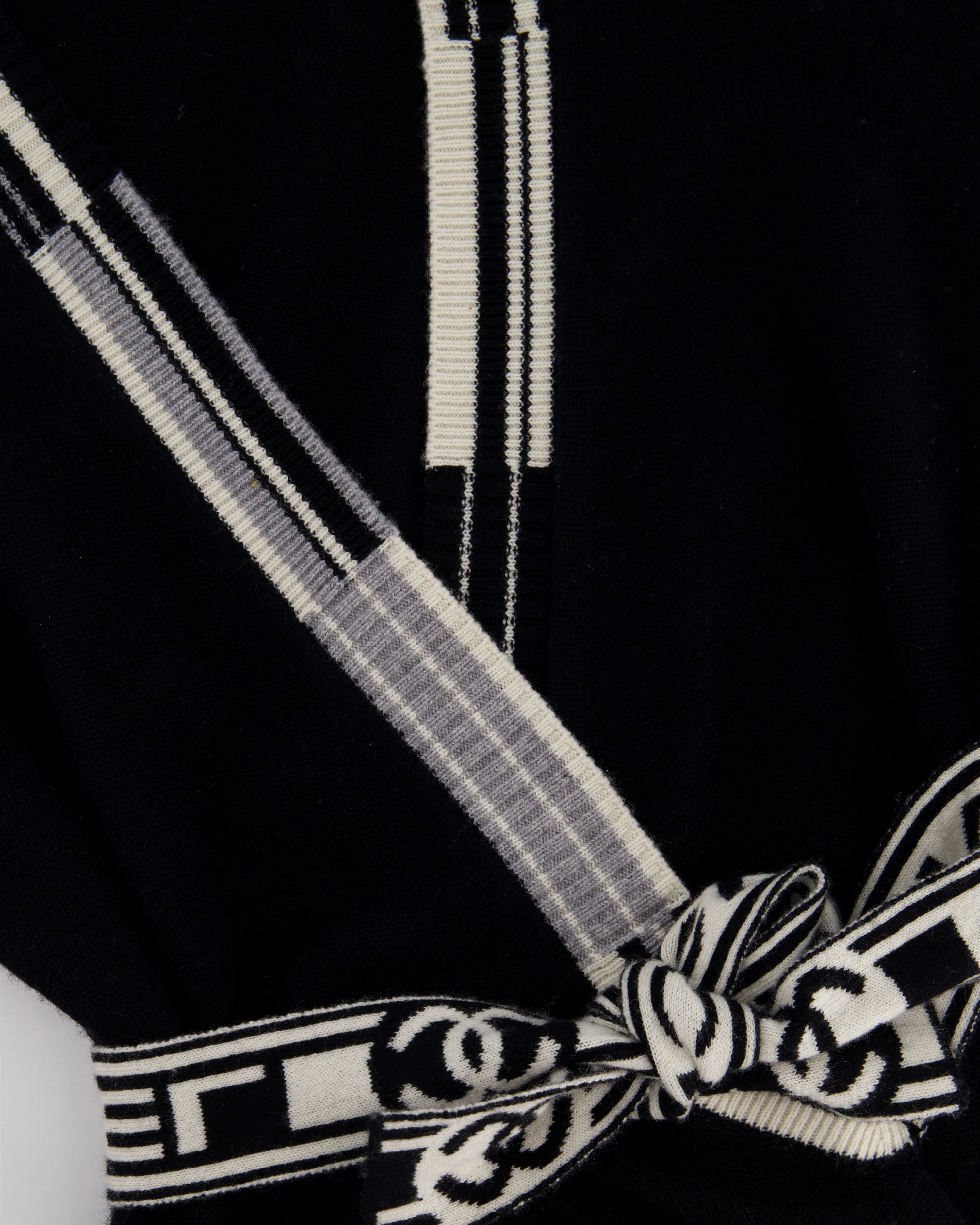 Chanel 2020 Black V-Neck Short Sleeve Wrap Cardigan with Logo Detail Size FR 38 (UK 10) - Image 10