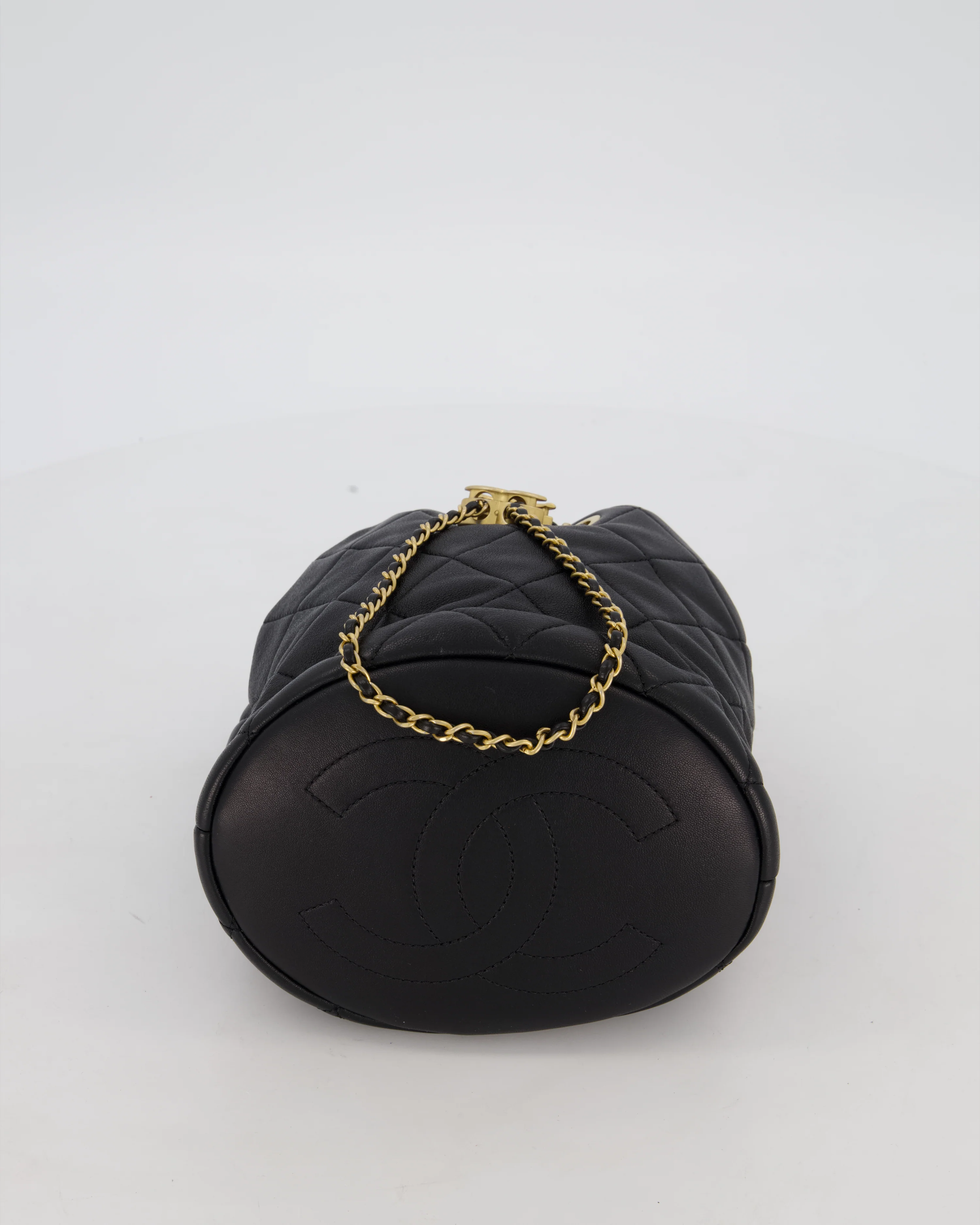 Chanel 2021 Black Quilted Lambskin Imitation Pearl Handle Bucket Bag with Champagne Gold Hardware - Image 21