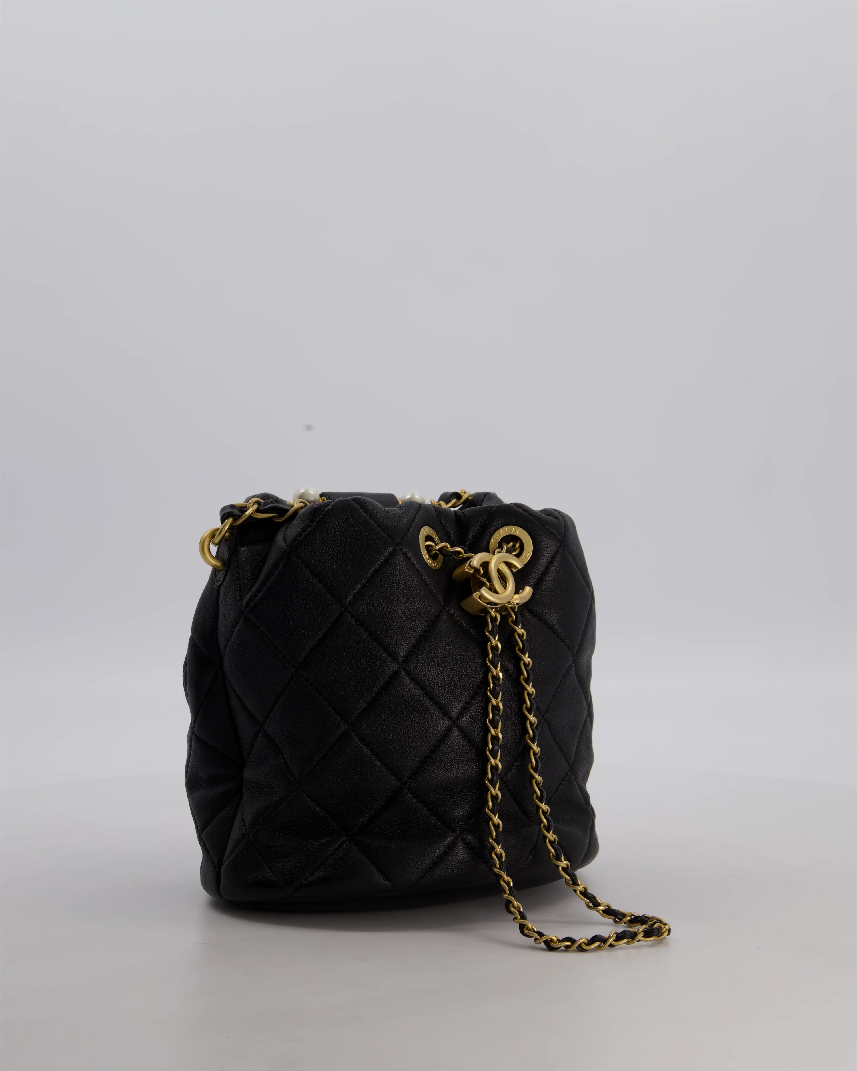 Chanel 2021 Black Quilted Lambskin Imitation Pearl Handle Bucket Bag with Champagne Gold Hardware - Image 3