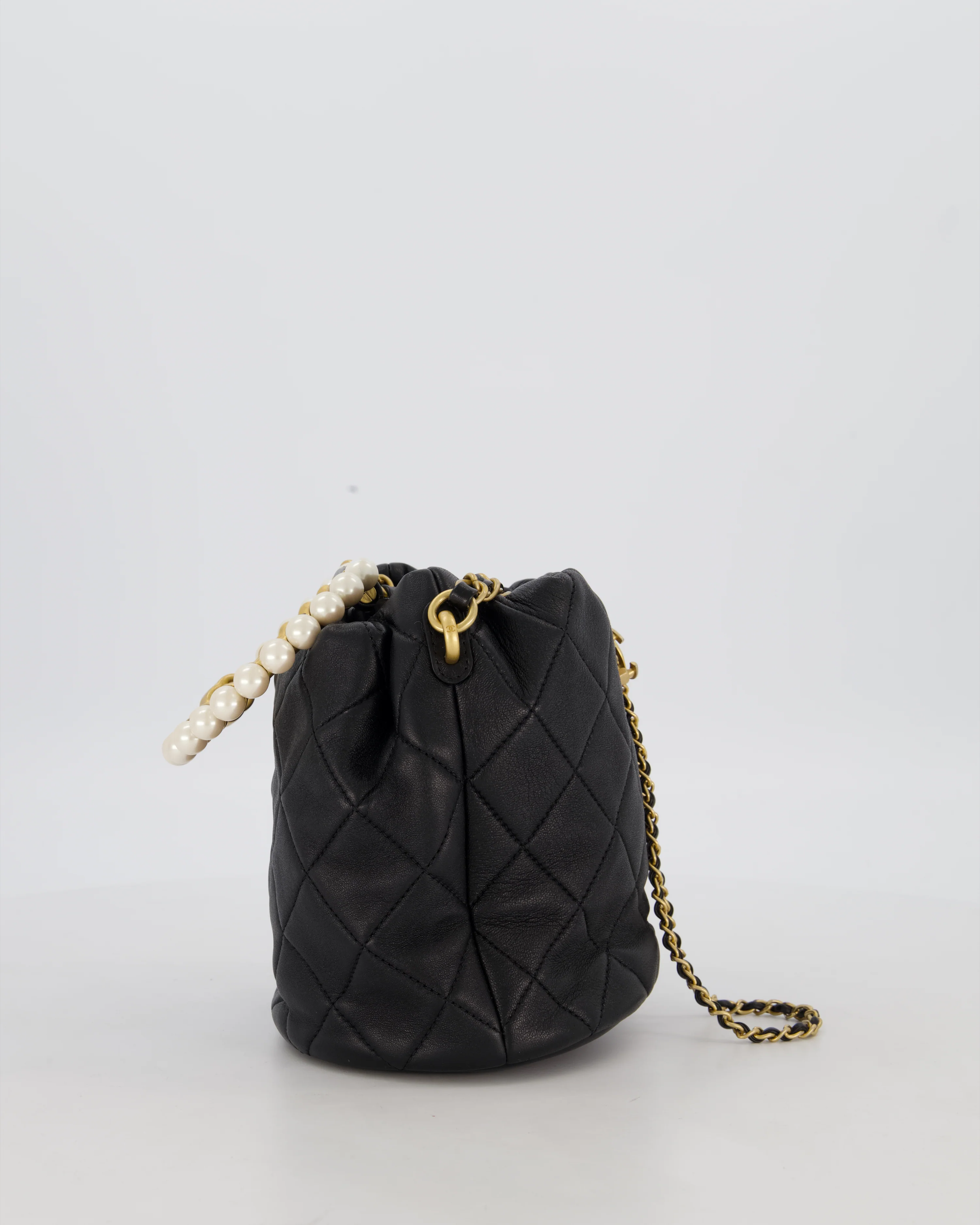Chanel 2021 Black Quilted Lambskin Imitation Pearl Handle Bucket Bag with Champagne Gold Hardware - Image 4